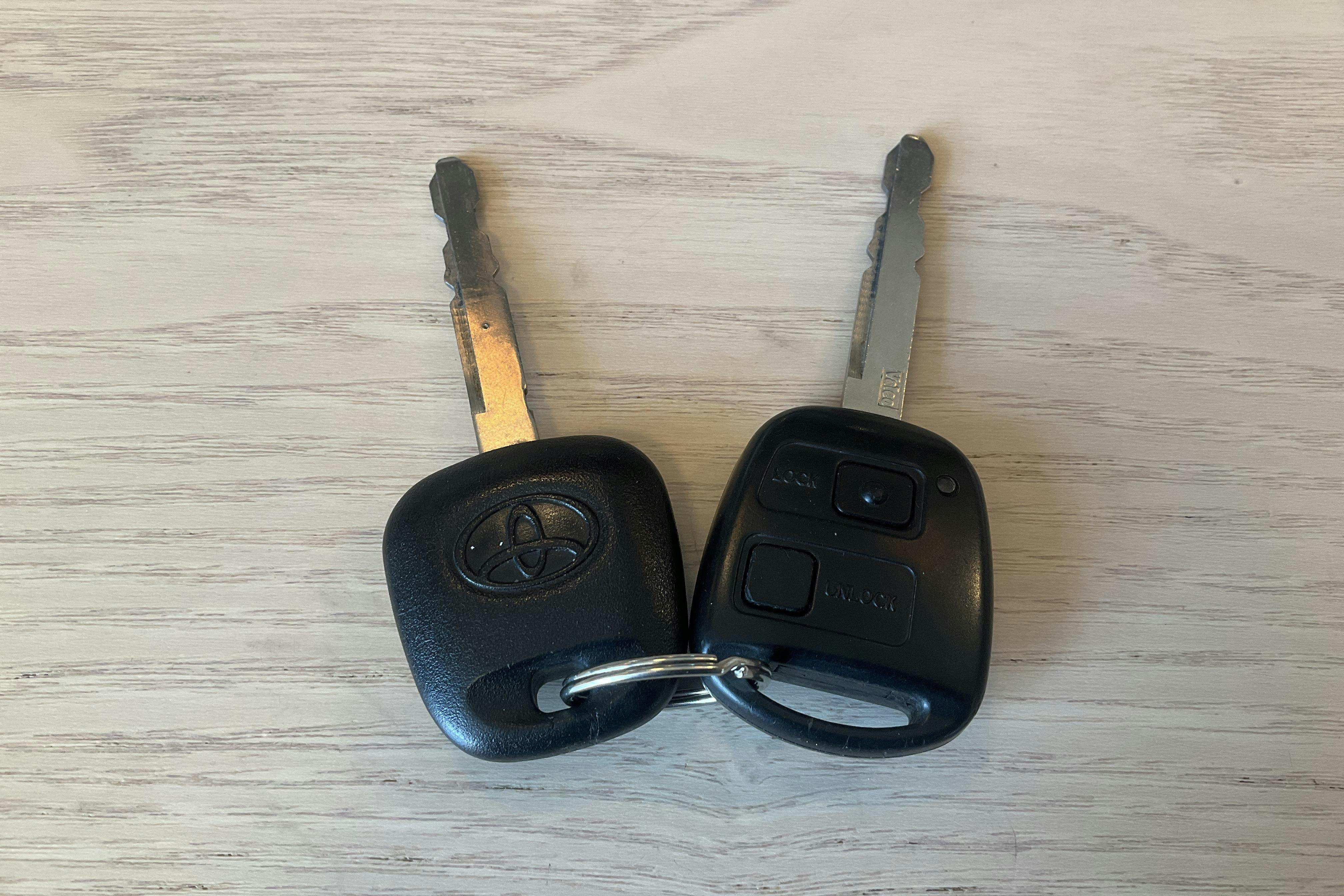 Esitlusfoto 12 aadressil 12: Toyota Yaris 1.33 5dr (100hk) - 135 850 km - Käsitsi - punane - 2010