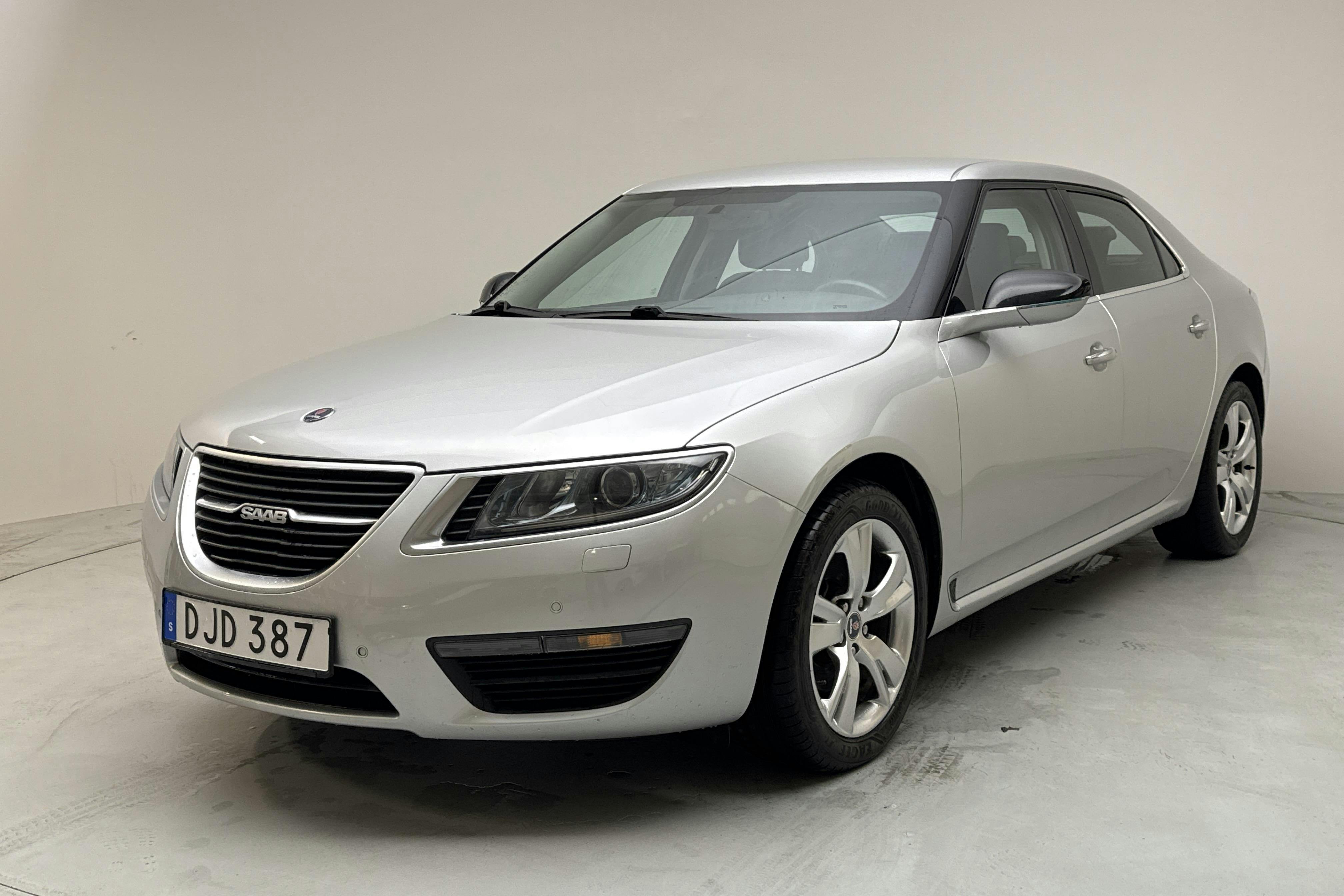 Saab 9-5 2.0 Turbo4 (220hk) - 8 830 mil - Manuell - grå - 2011