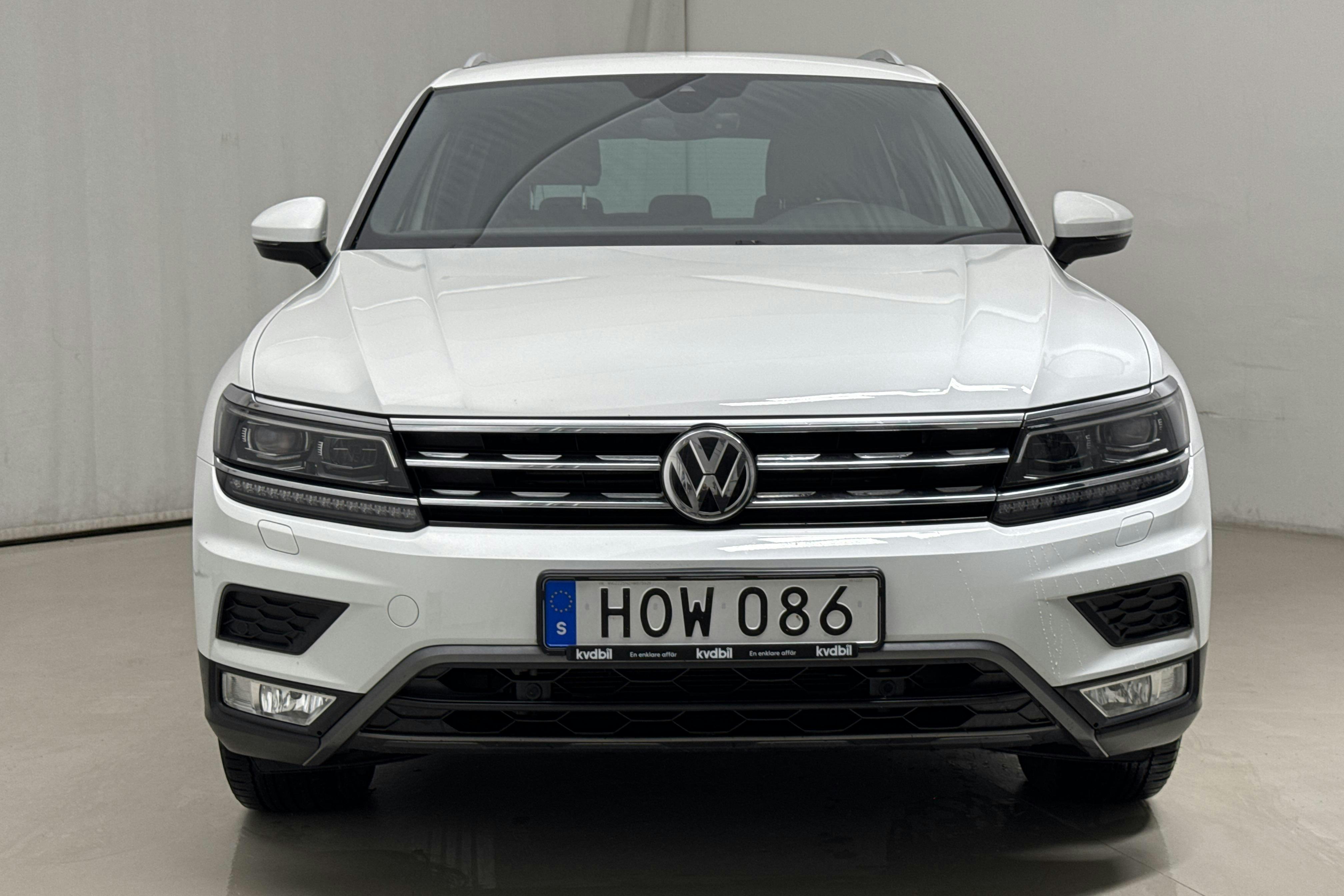 VW Tiguan 2.0 TSI 4MOTION (180hk) - 8 750 mil - Manuell - vit - 2017