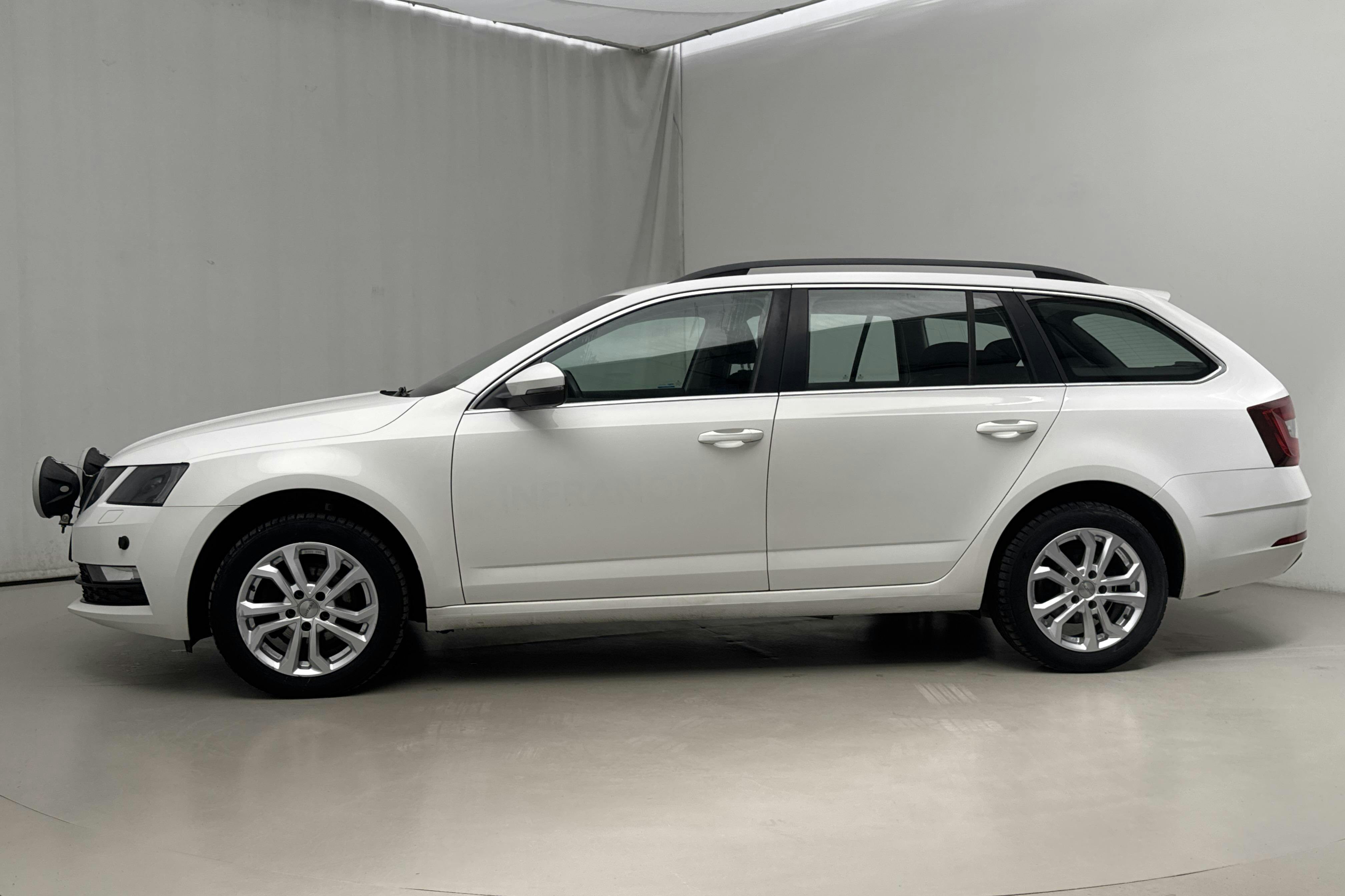 Esitlusfoto 2 aadressil 14: Skoda Octavia III 2.0 TDI CR Combi 4x4 (150hk) - 88 440 km - Käsitsi - valge - 2018