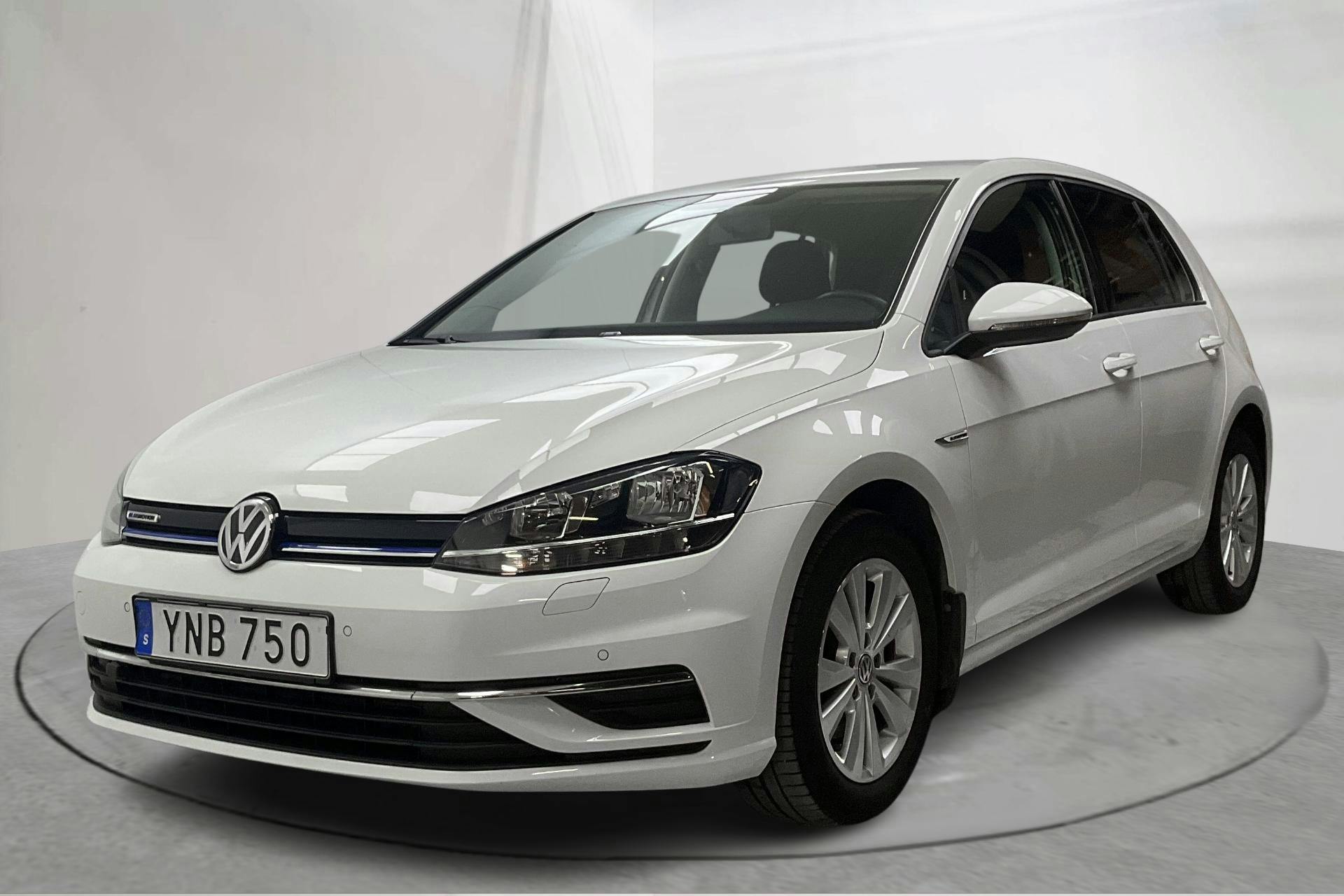 Esitlusfoto 1 aadressil 13: VW Golf VII 1.4 TGI 5dr (110hk) - 37 910 km - Käsitsi - valge - 2018