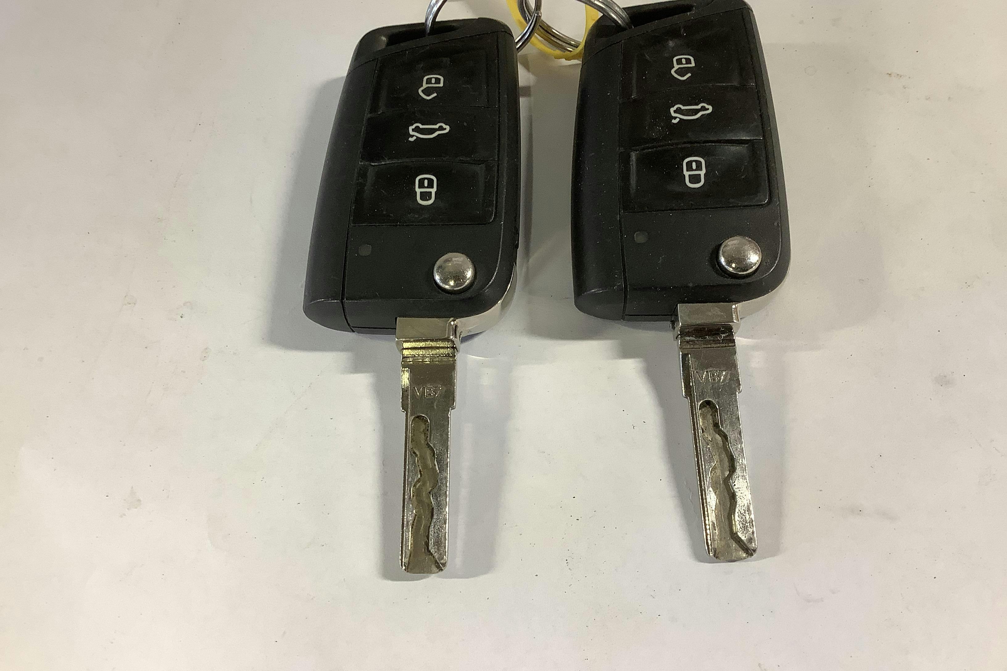 Esitlusfoto 11 aadressil 11: VW Golf VII 1.4 TGI BlueMotion Sportscombi (110hk) - 118 530 km - Käsitsi - valge - 2017