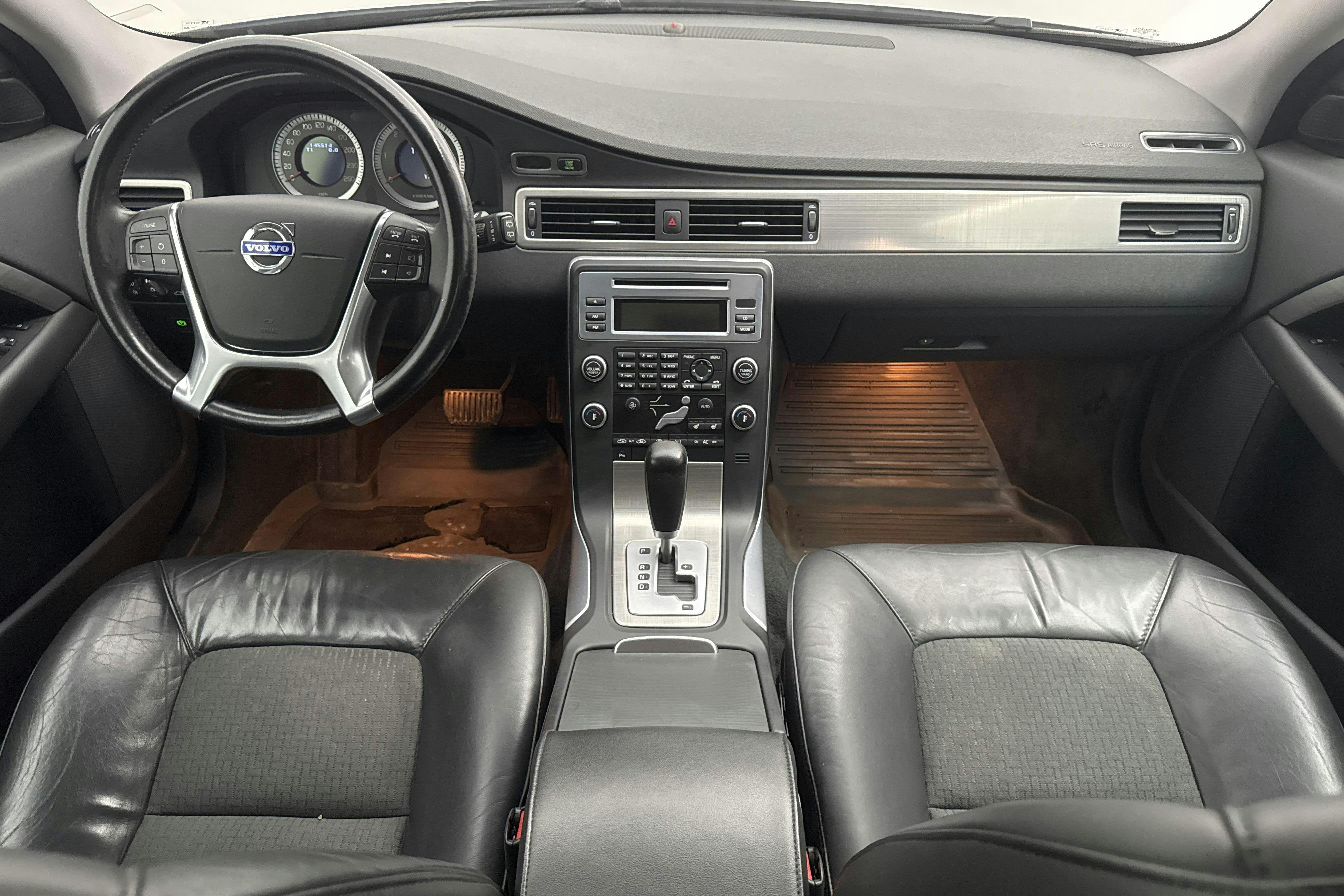 Volvo V70 II D5 AWD (205hk) - 145 510 km - Automatic - Light Grey - 2011