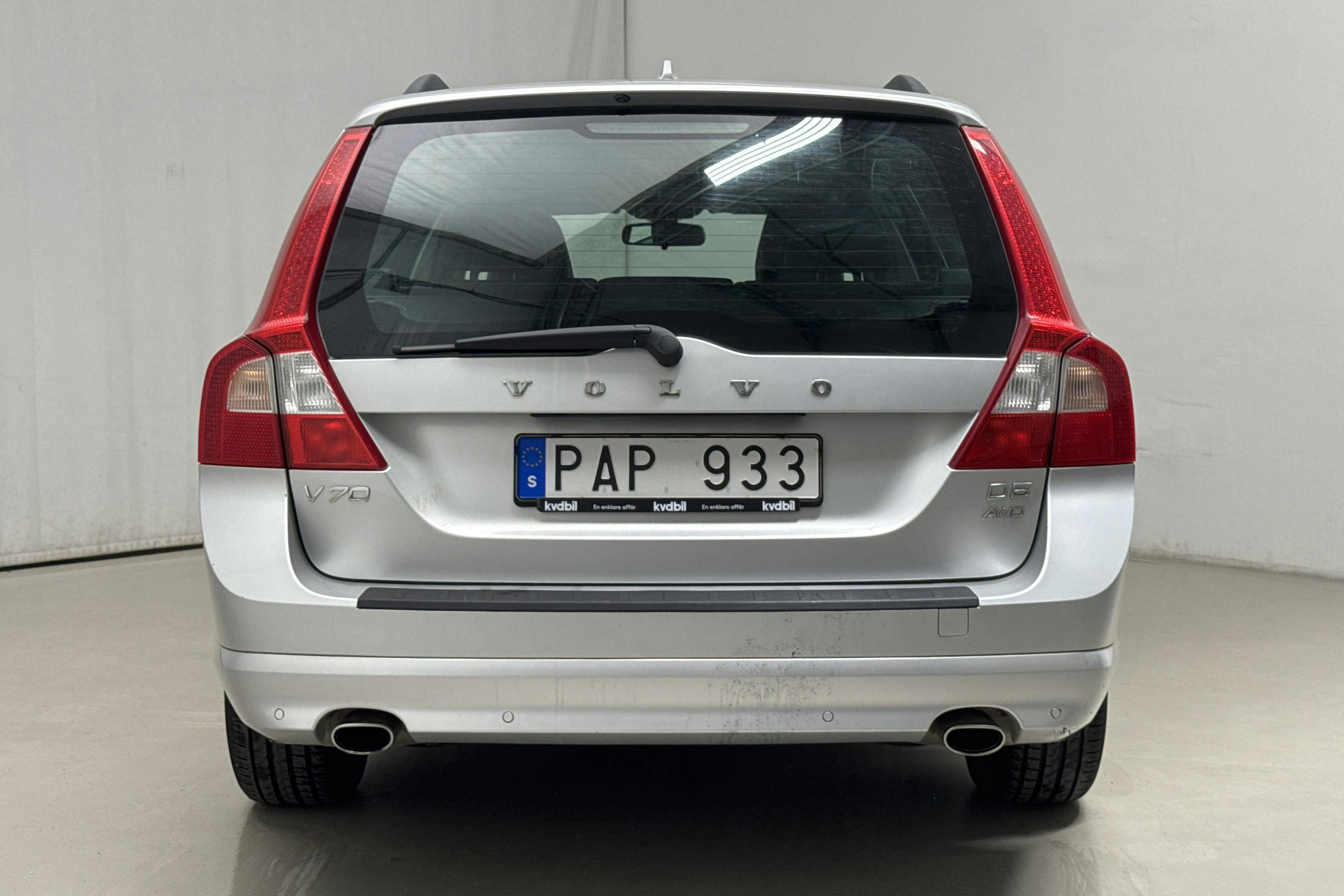 Volvo V70 II D5 AWD (205hk) - 145 510 km - Automatic - Light Grey - 2011