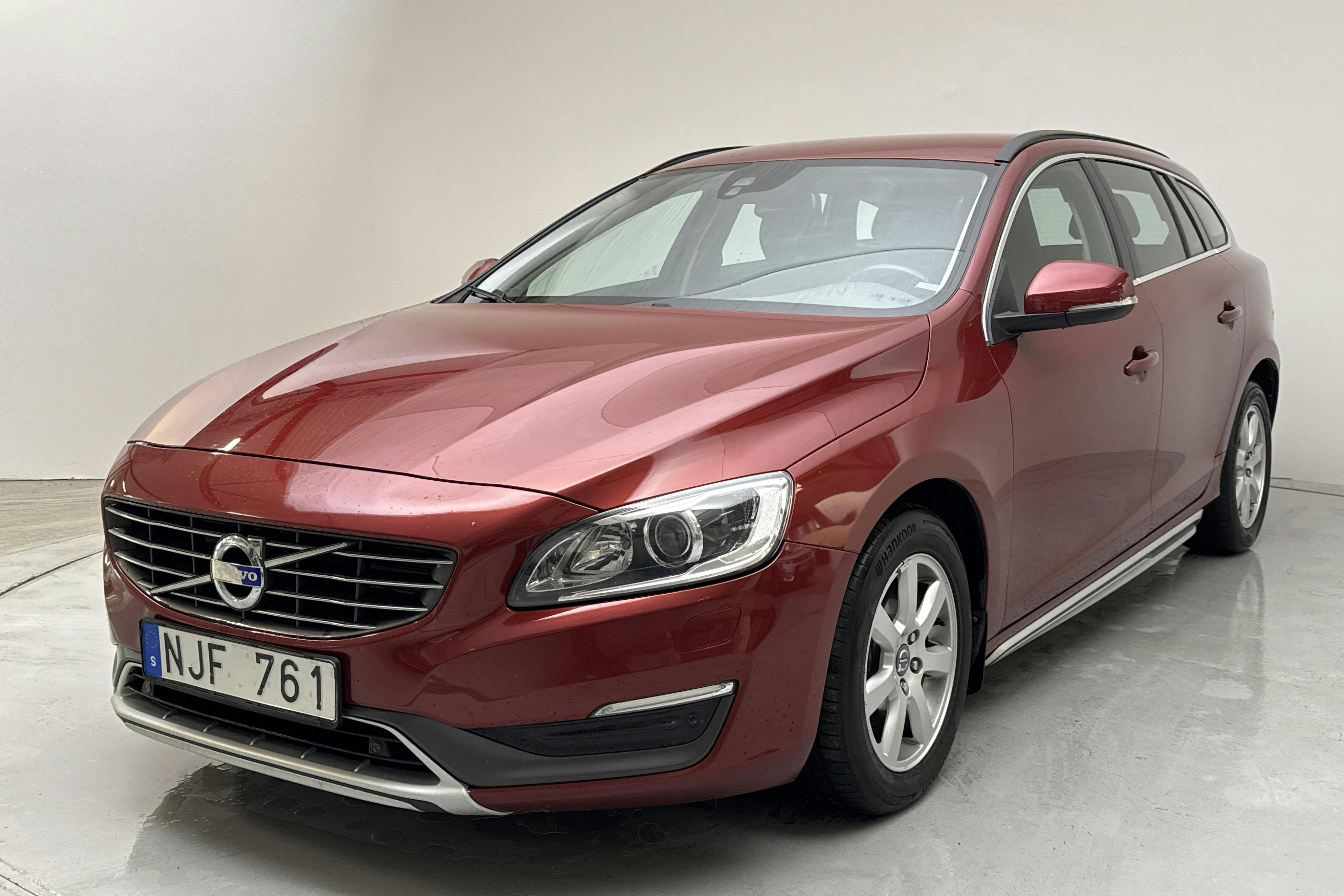 Volvo V60 D3 (136hk) - 194 590 km - Automatic - red - 2014