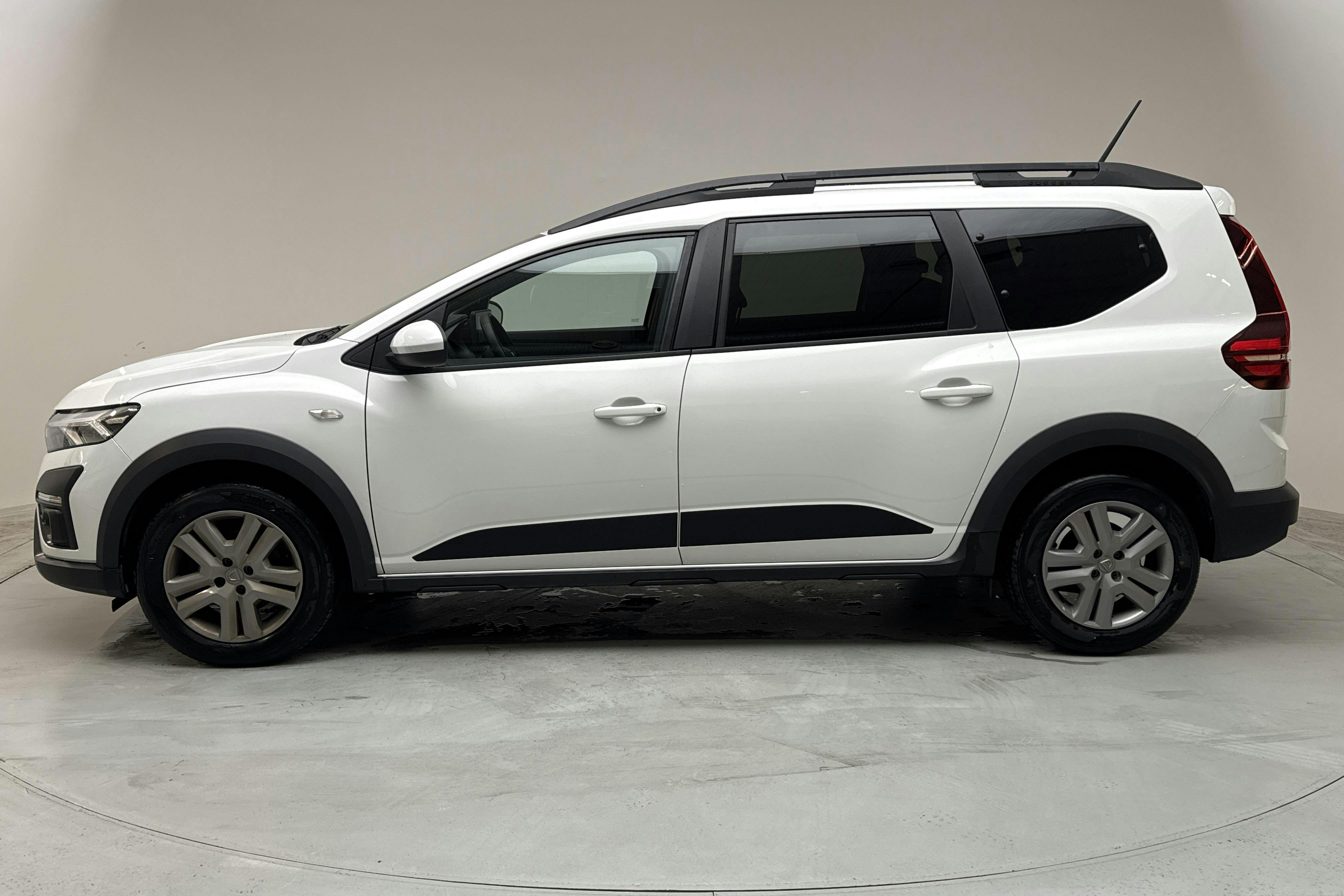 Esitlusfoto 2 aadressil 13: Dacia Jogger 1.0 (110hk) - 35 170 km - Käsitsi - valge - 2022