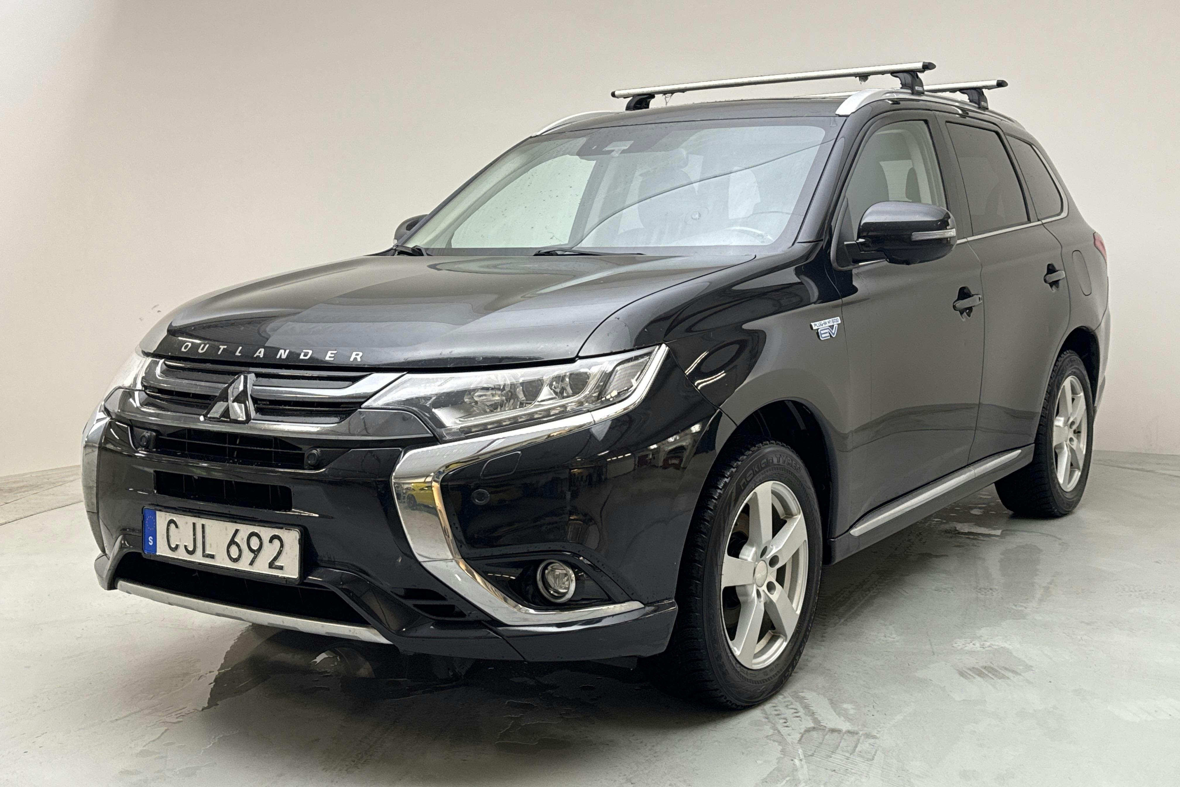Mitsubishi Outlander 2.0 Plug-in Hybrid 4WD (121hk) - 17 512 mil - Automat - svart - 2017