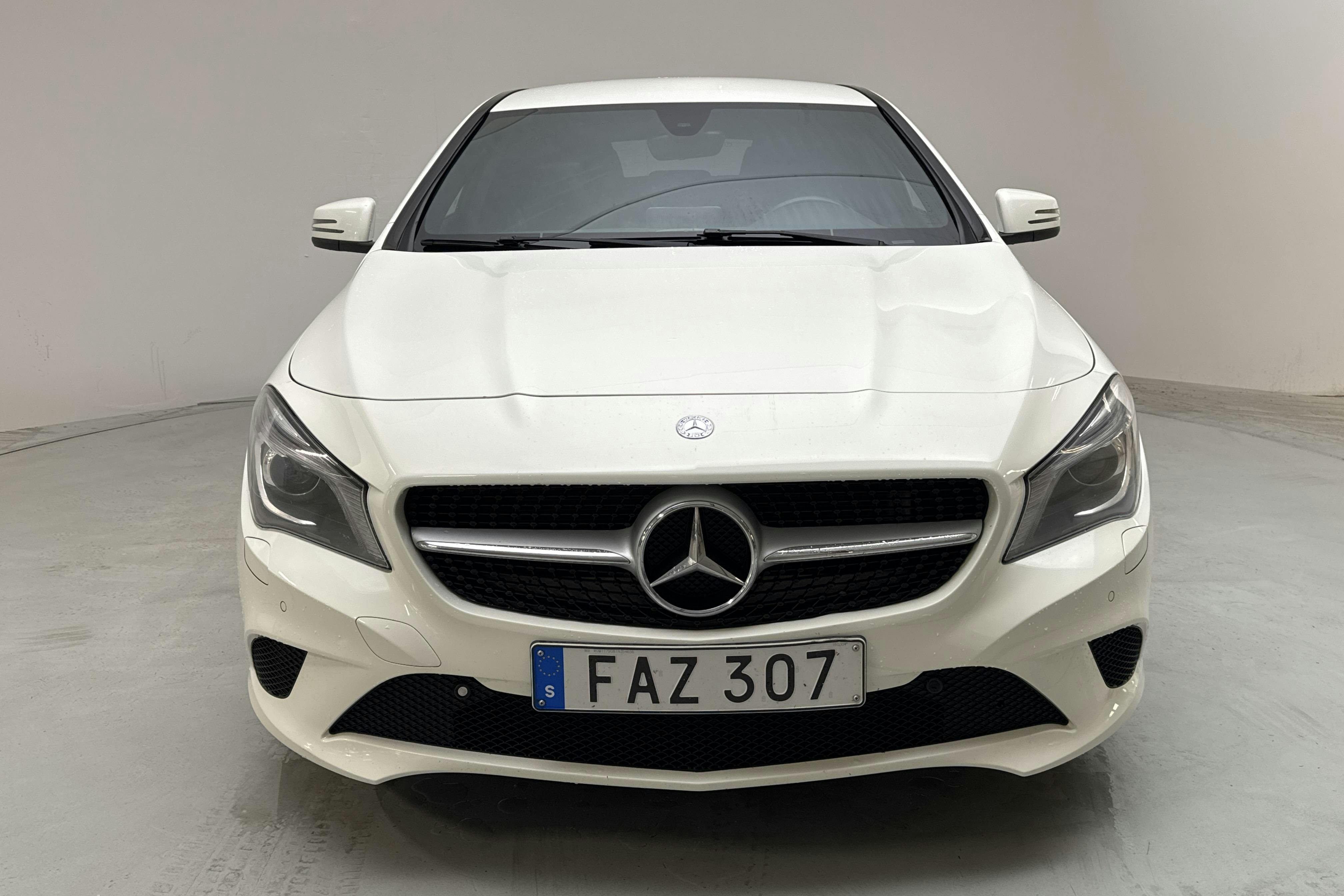 Mercedes CLA 200 d Shooting Brake (136hk) - 158 010 km - Manual - white - 2016