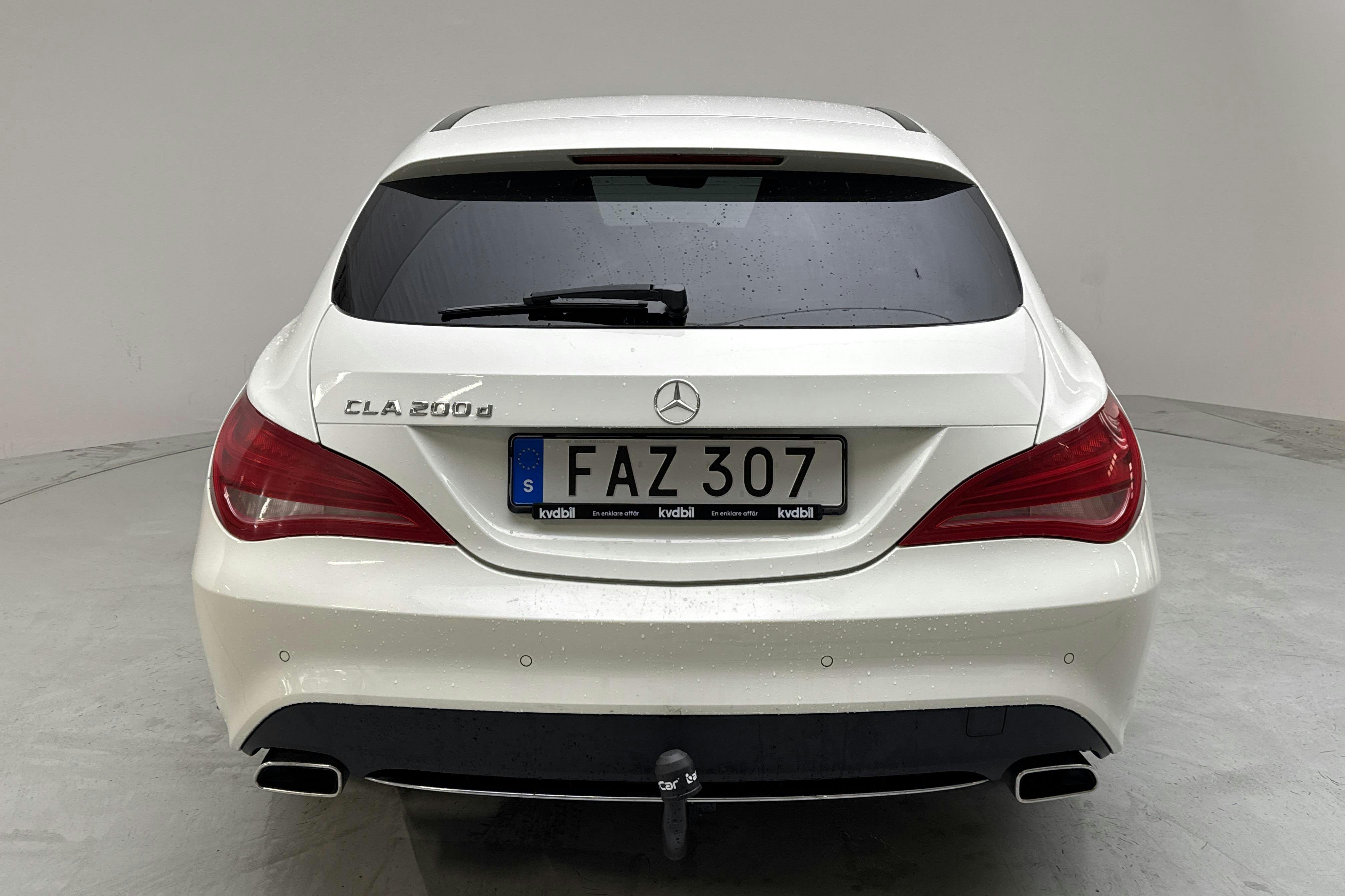 Mercedes CLA 200 d Shooting Brake (136hk) - 158 010 km - Manual - white - 2016
