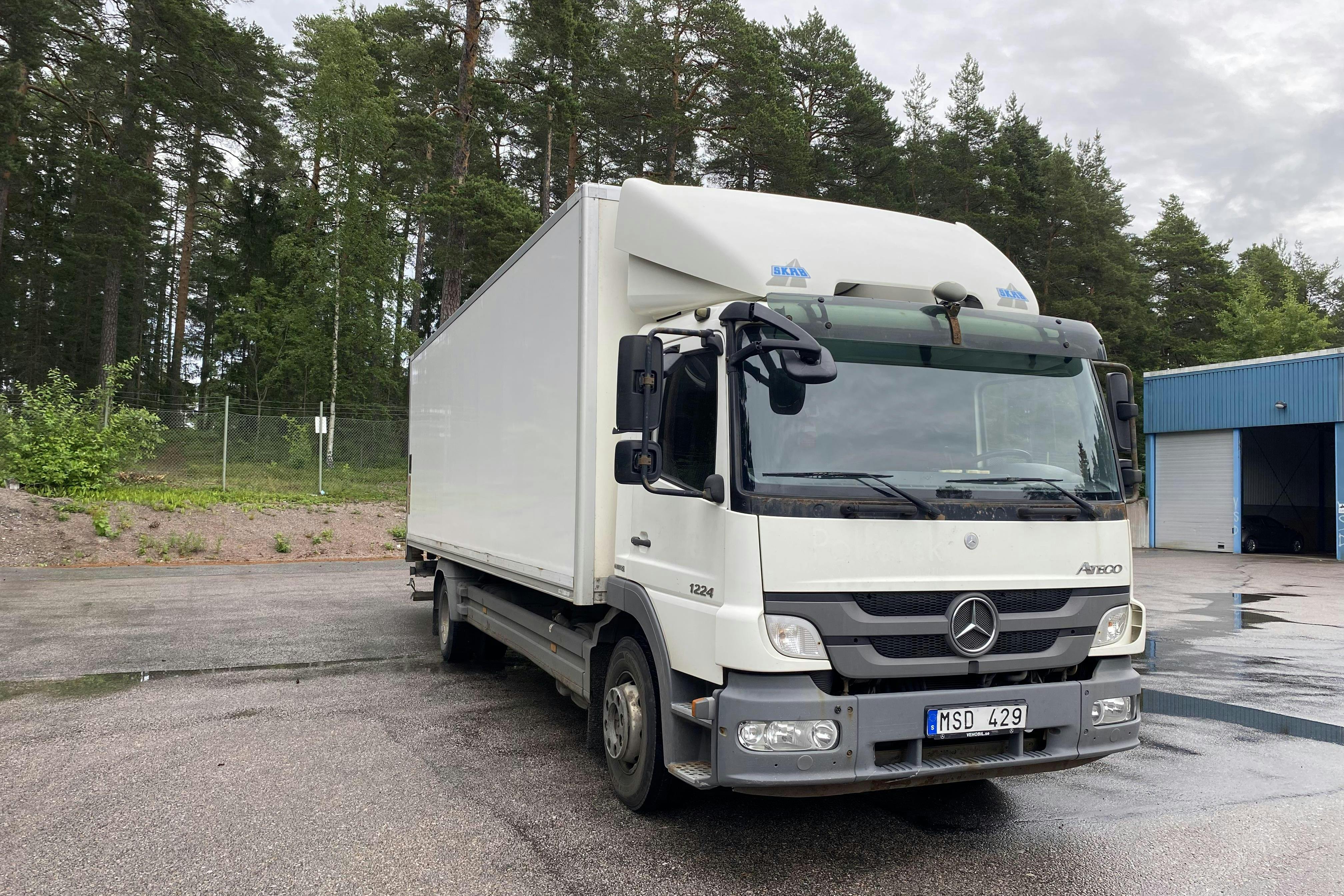 MERCEDES ATEGO 1224 L - 413 907 km - Automat - 2012