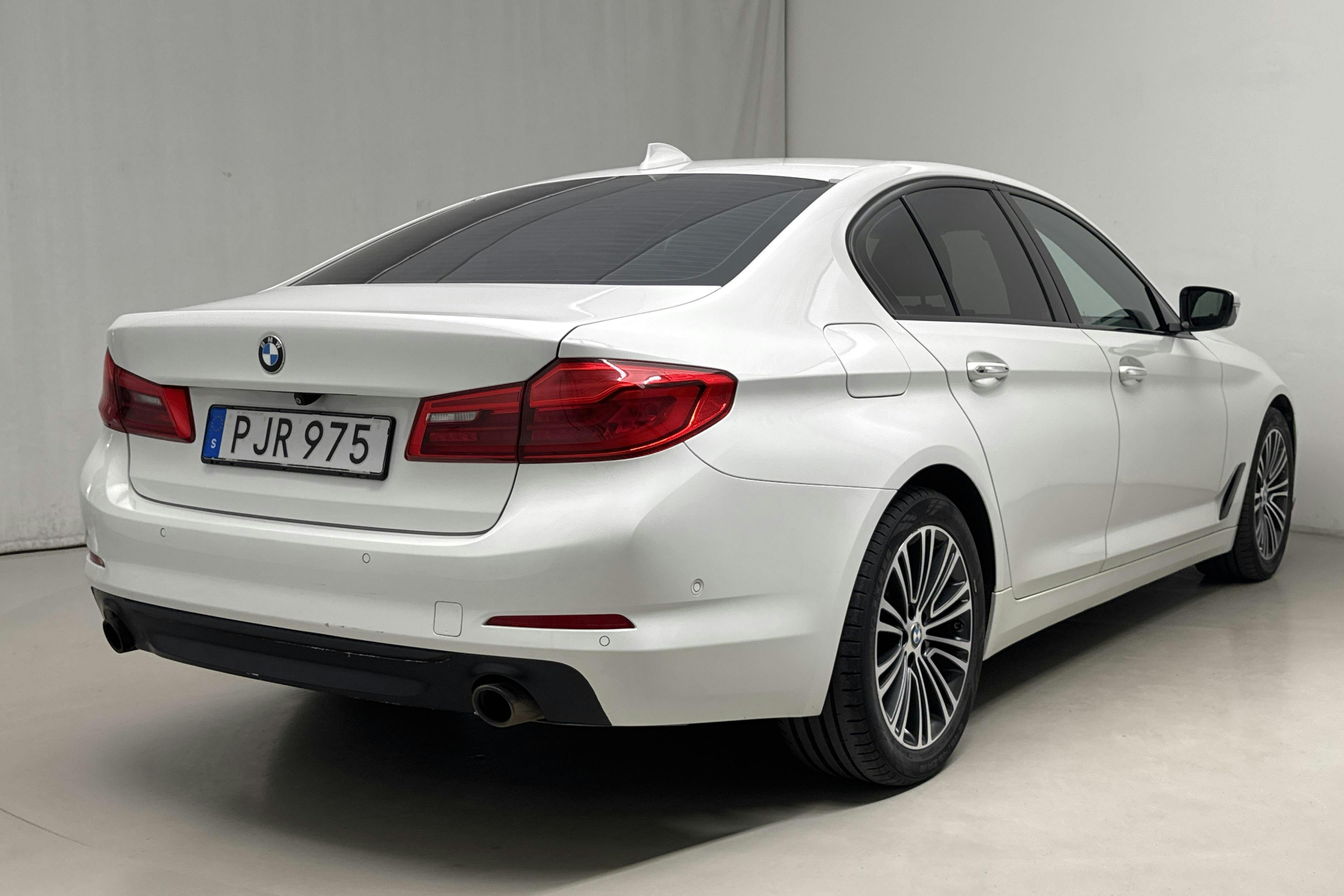 BMW 520d Sedan, G30 (190hk) - 14 599 mil - Automat - vit - 2017