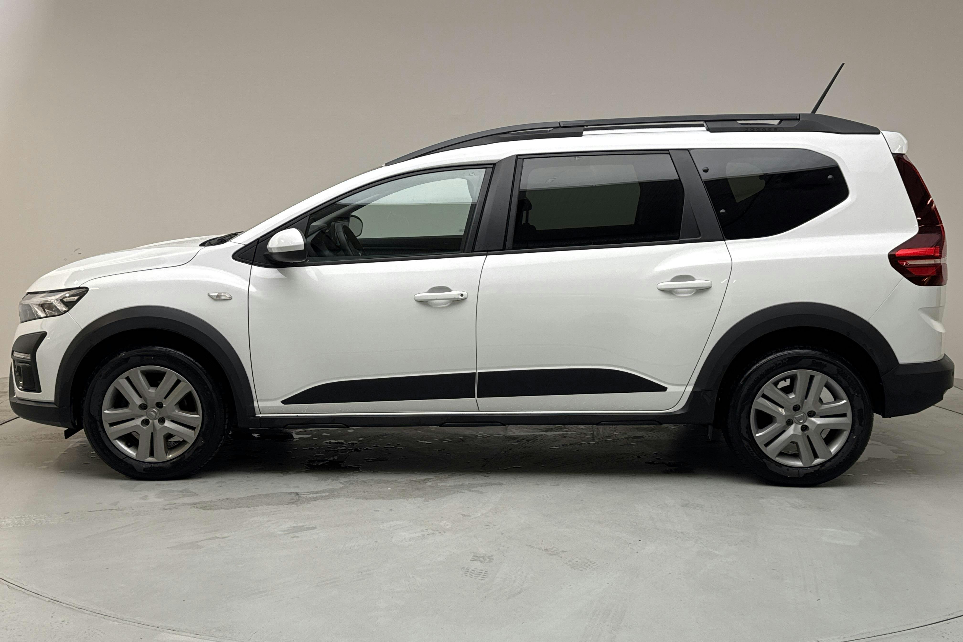 Presentation photo 2 of 12: Dacia Jogger 1.0 (110hk) - 27 770 km - Manual - white - 2022