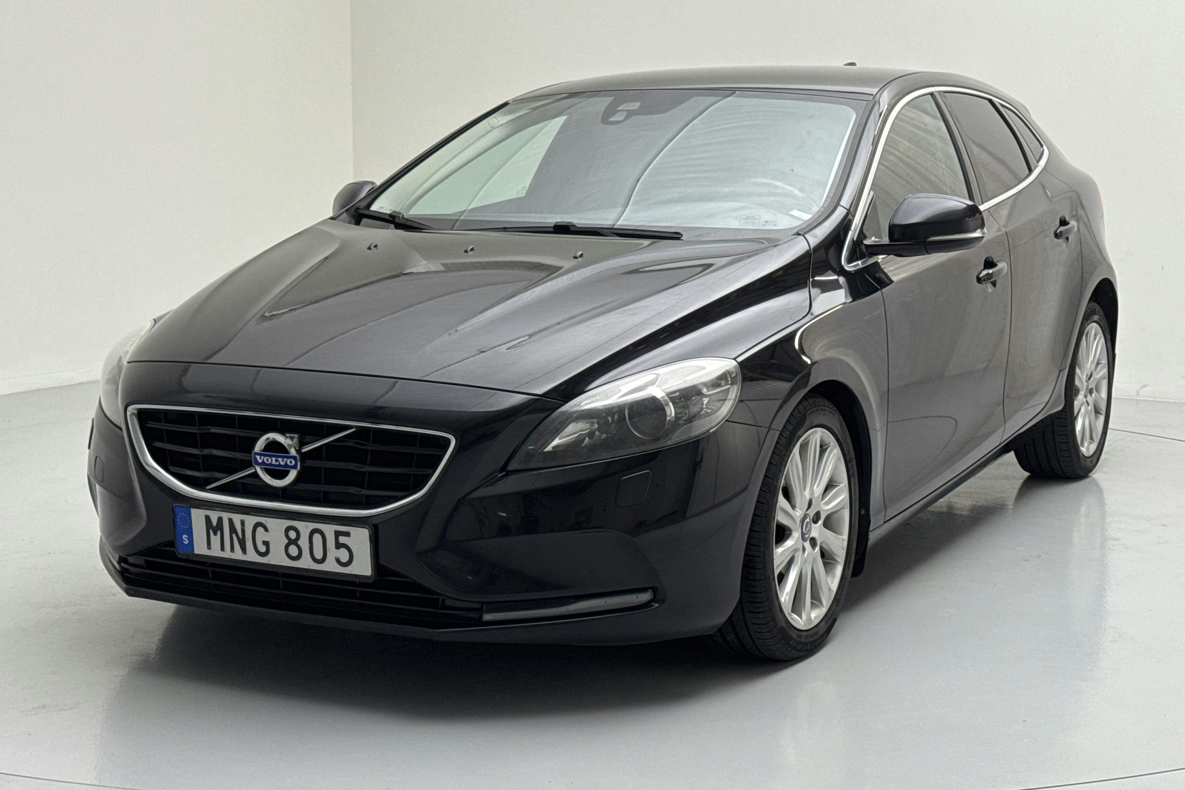 Volvo V40 D2 (115hk) - 15 692 mil - Automat - svart - 2015