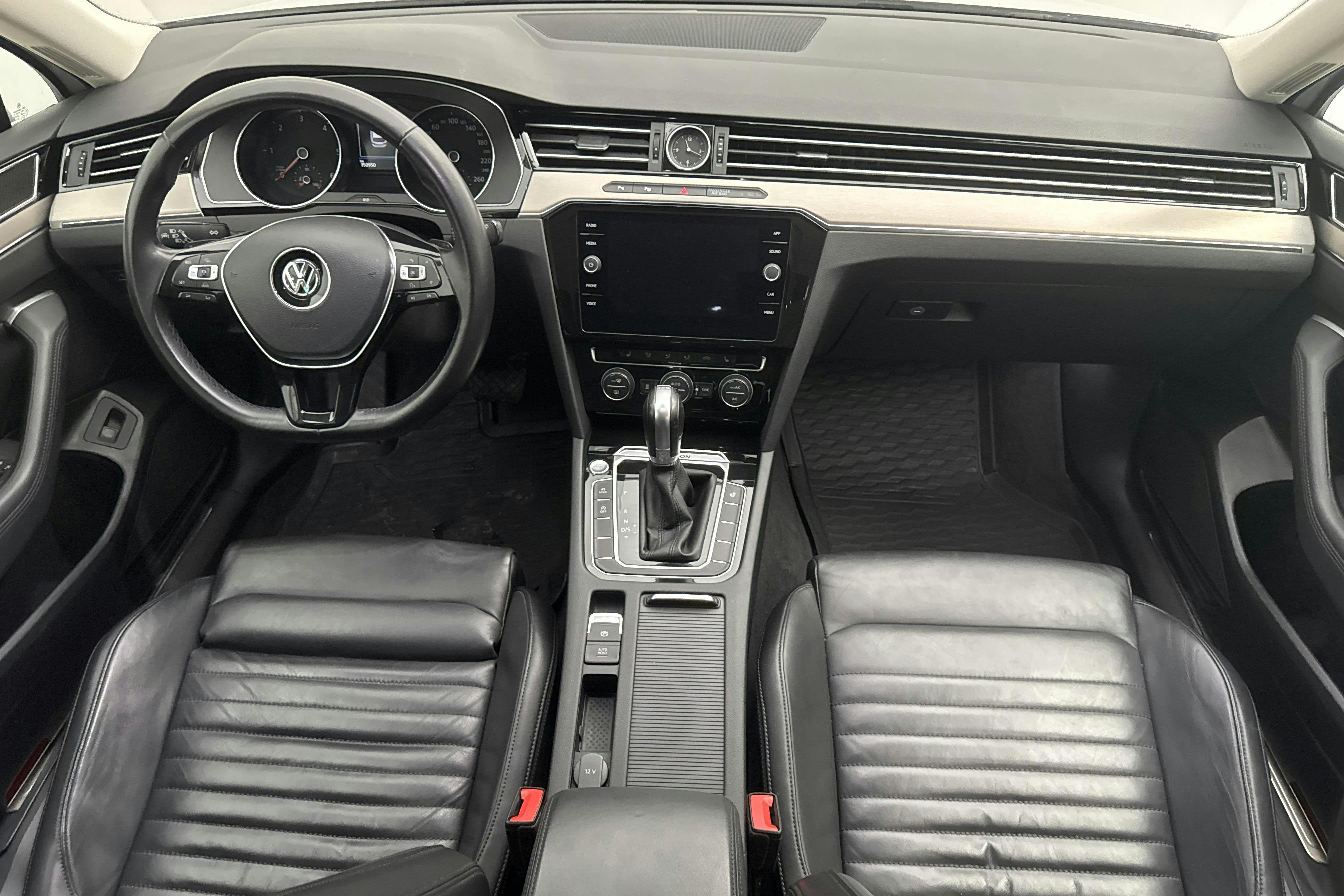 VW Passat 2.0 TDI Sportscombi 4MOTION (190hk) - 150 950 km - Automatic - white - 2018