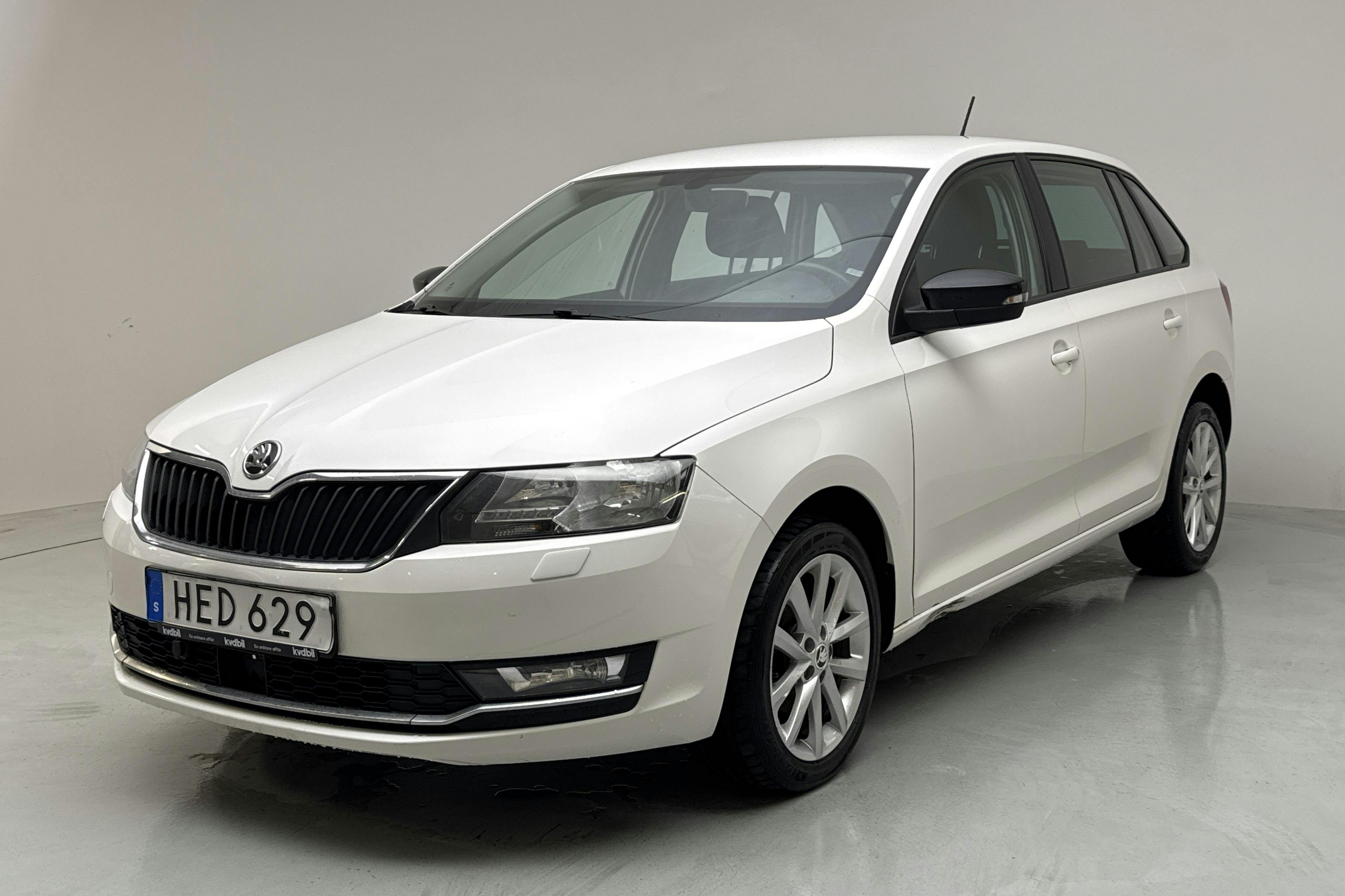 Presentationsfoto 1 av 13: Skoda Rapid 1.4 TDI Spaceback (90hk) - 8 835 mil - Manuell - vit - 2018
