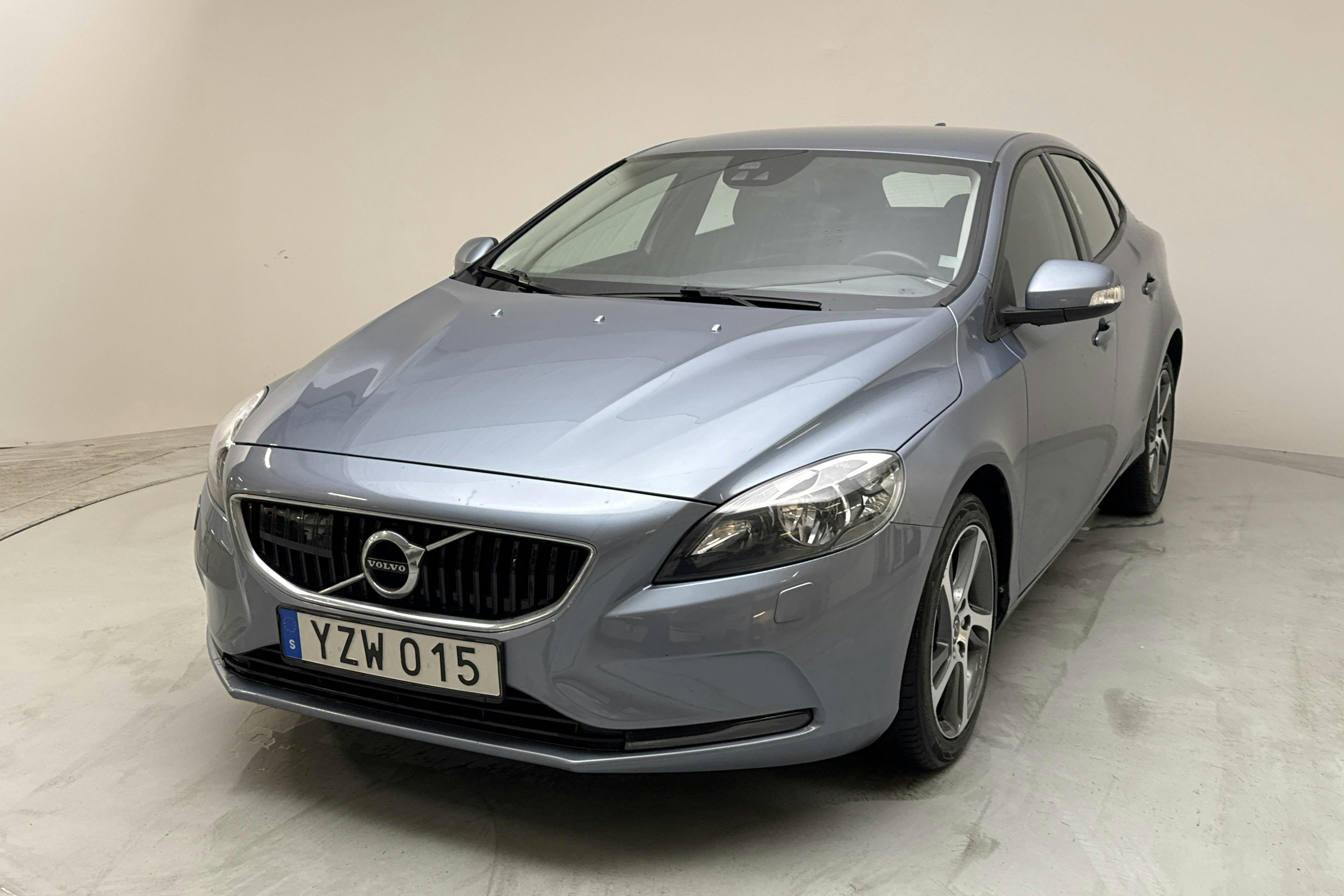 Volvo V40 D2 (120hk) - 10 628 mil - Manuell - Light Blue - 2018