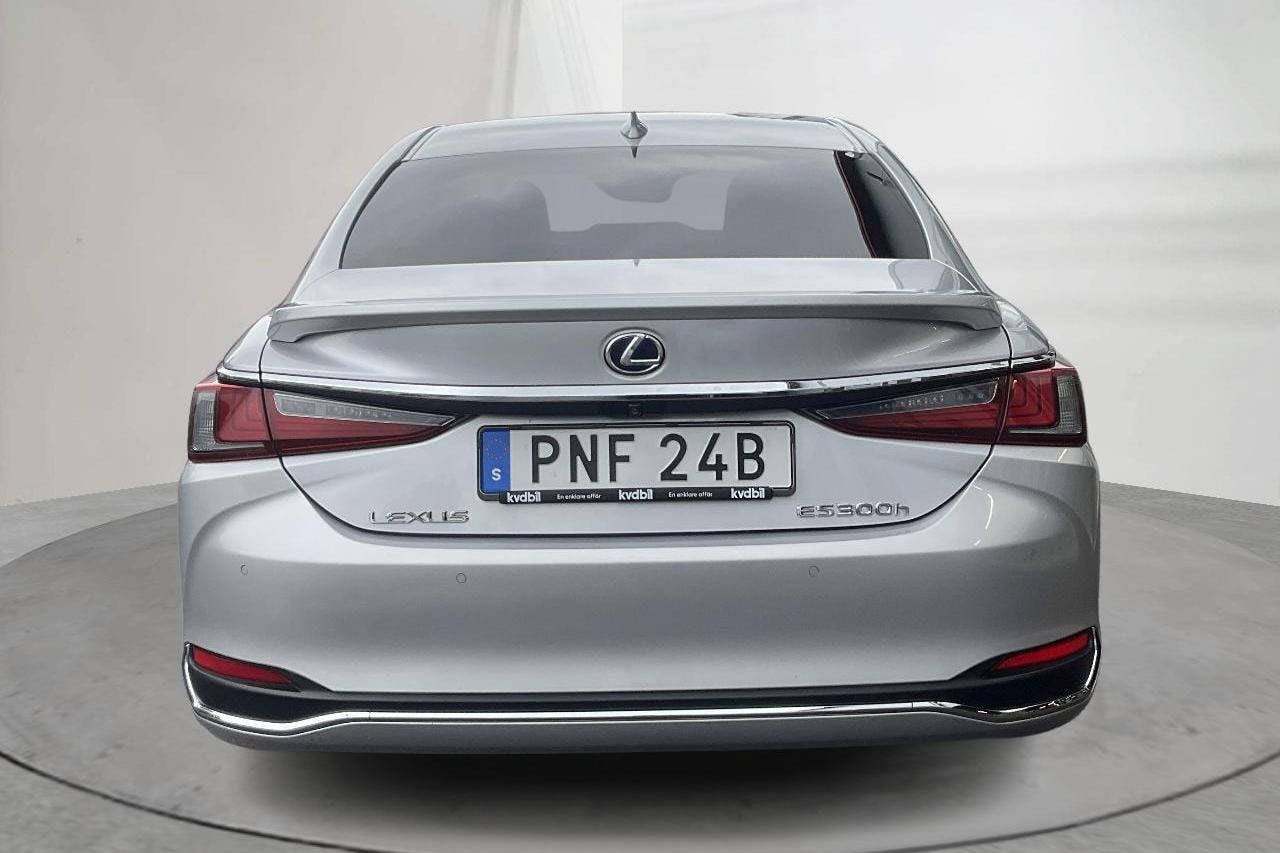 Lexus ES 300h (218hk) - 12 544 mil - Automat - silver - 2019
