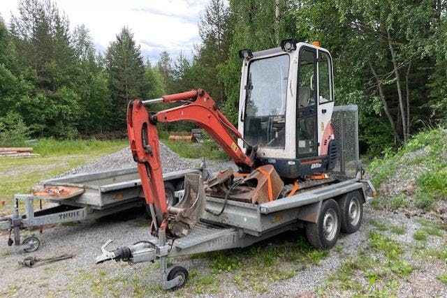 Kubota/THULE MT2700 med minigrävare -  - grå - 2010