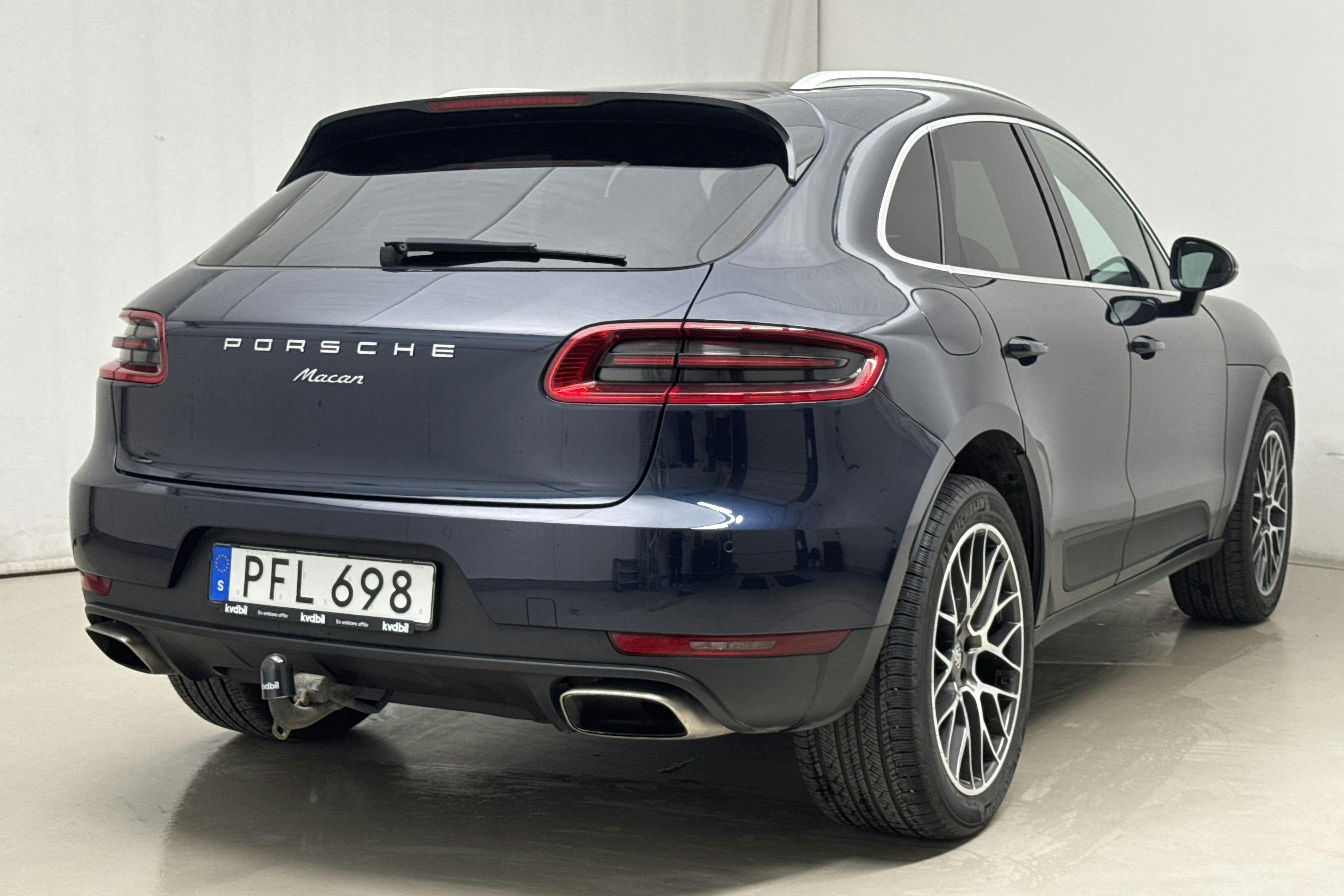 Porsche Macan 2.0 (252hk) - 8 762 mil - Automat - Dark Blue - 2017