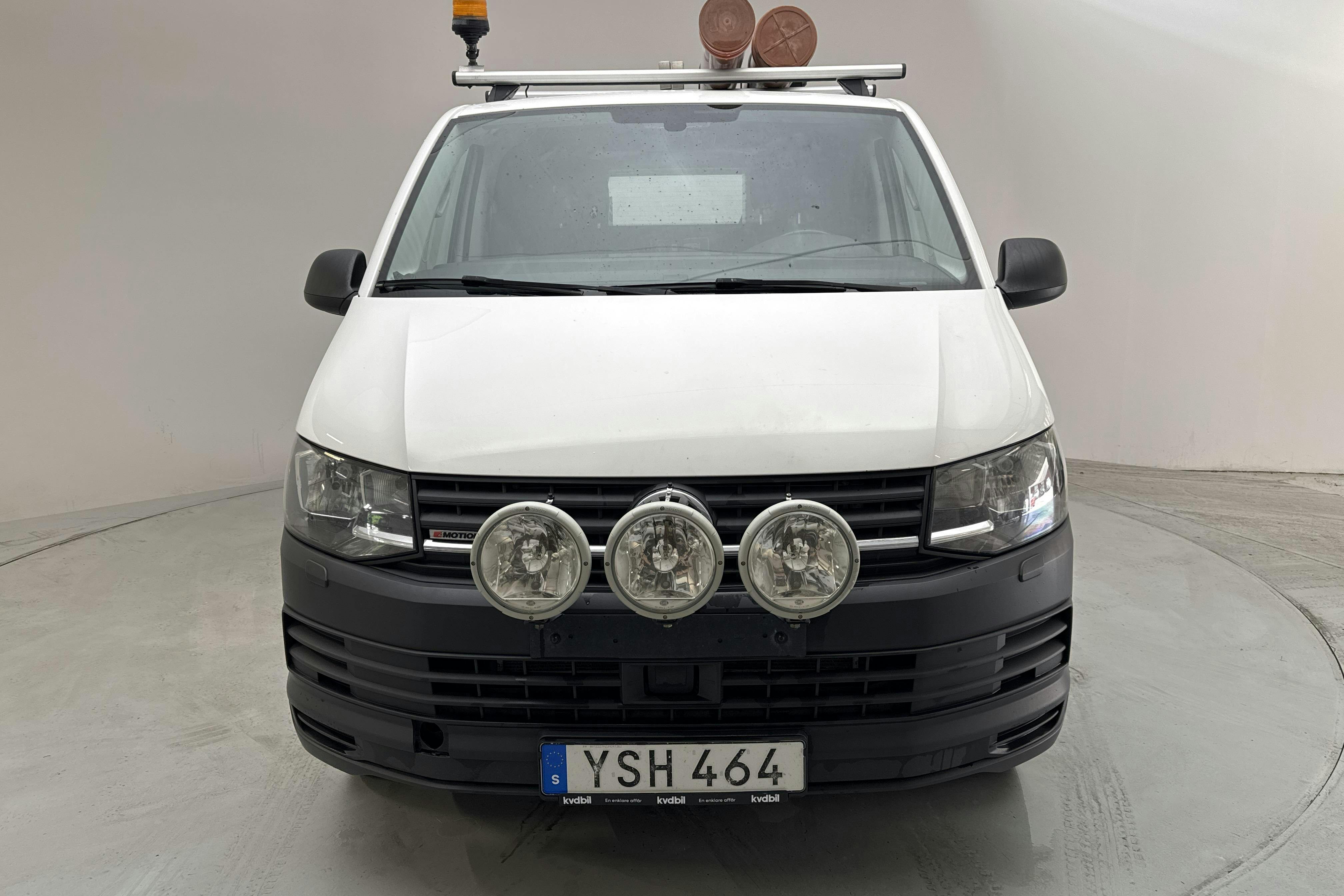 VW Transporter T6 2.0 TDI BMT Skåp 4MOTION (150hk) - 26 599 mil - Manuell - vit - 2018