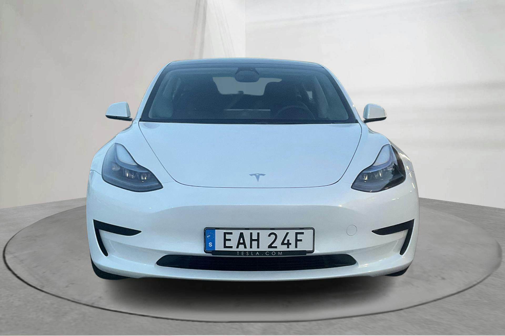 Tesla Model 3 Standard Range RWD - 5 308 mil - Automat - vit - 2023