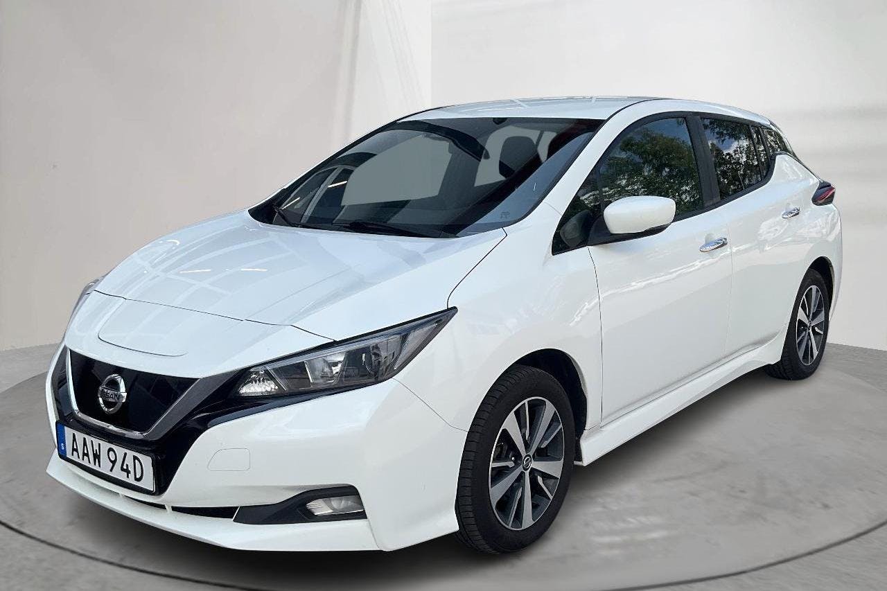 Nissan LEAF 5dr 39 kWh (150hk) - 10 379 mil - Automat - vit - 2021