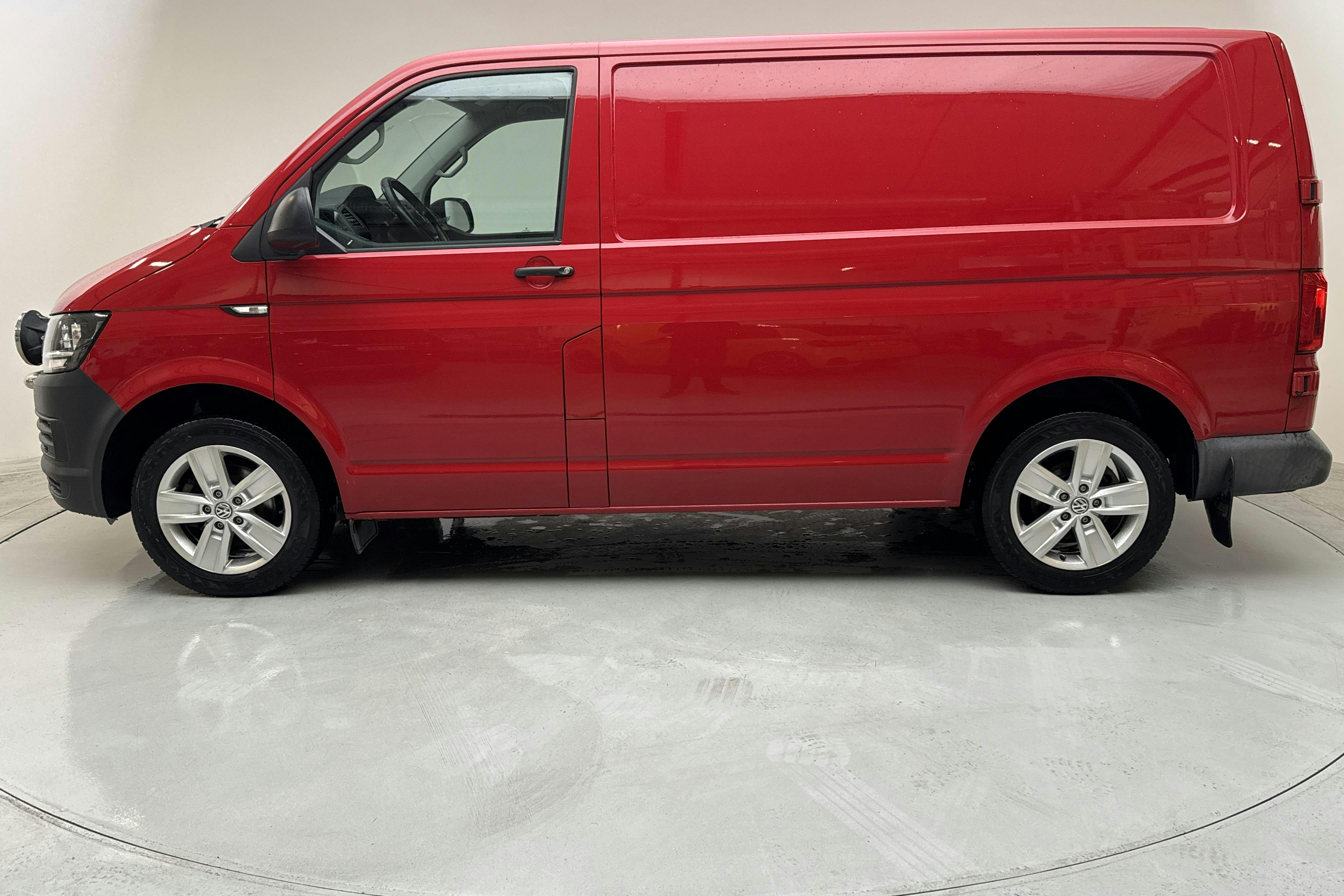 Esitlusfoto 2 aadressil 12: VW Transporter T6 2.0 TDI BMT Skåp (150hk) - 203 900 km - Käsitsi - punane - 2018