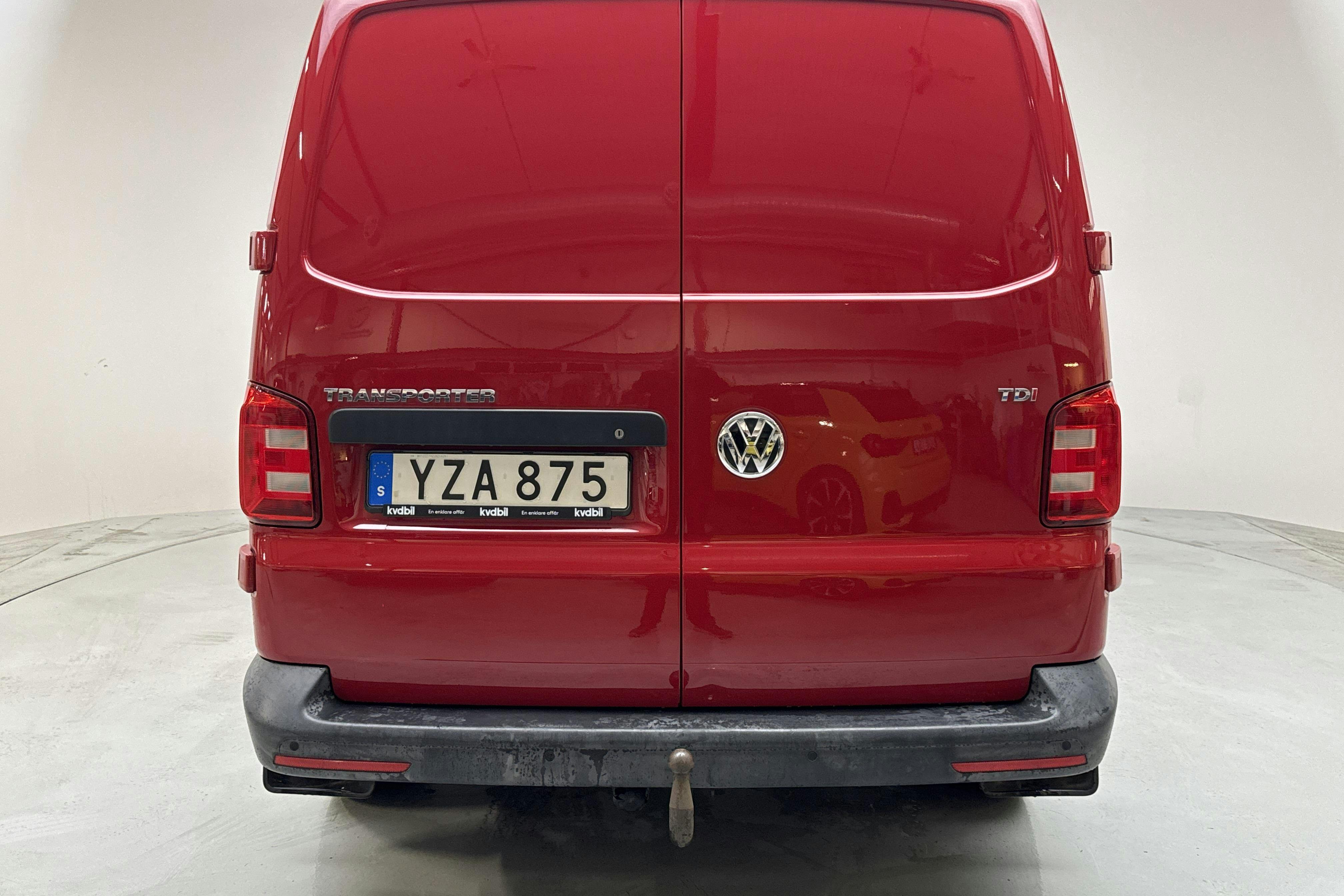 VW Transporter T6 2.0 TDI BMT Skåp (150hk) - 203 900 km - Käsitsi - punane - 2018
