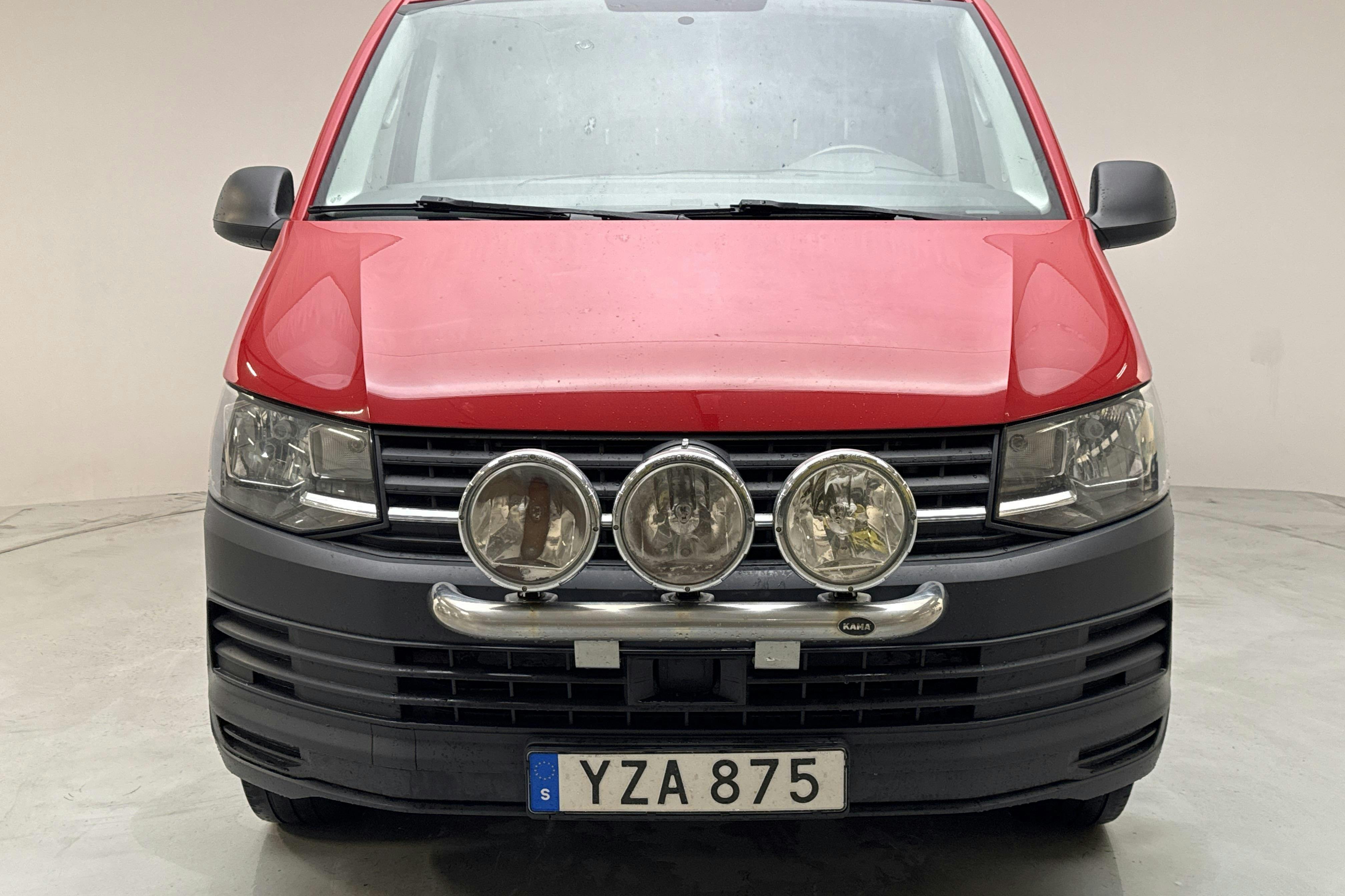 VW Transporter T6 2.0 TDI BMT Skåp (150hk) - 203 900 km - Käsitsi - punane - 2018