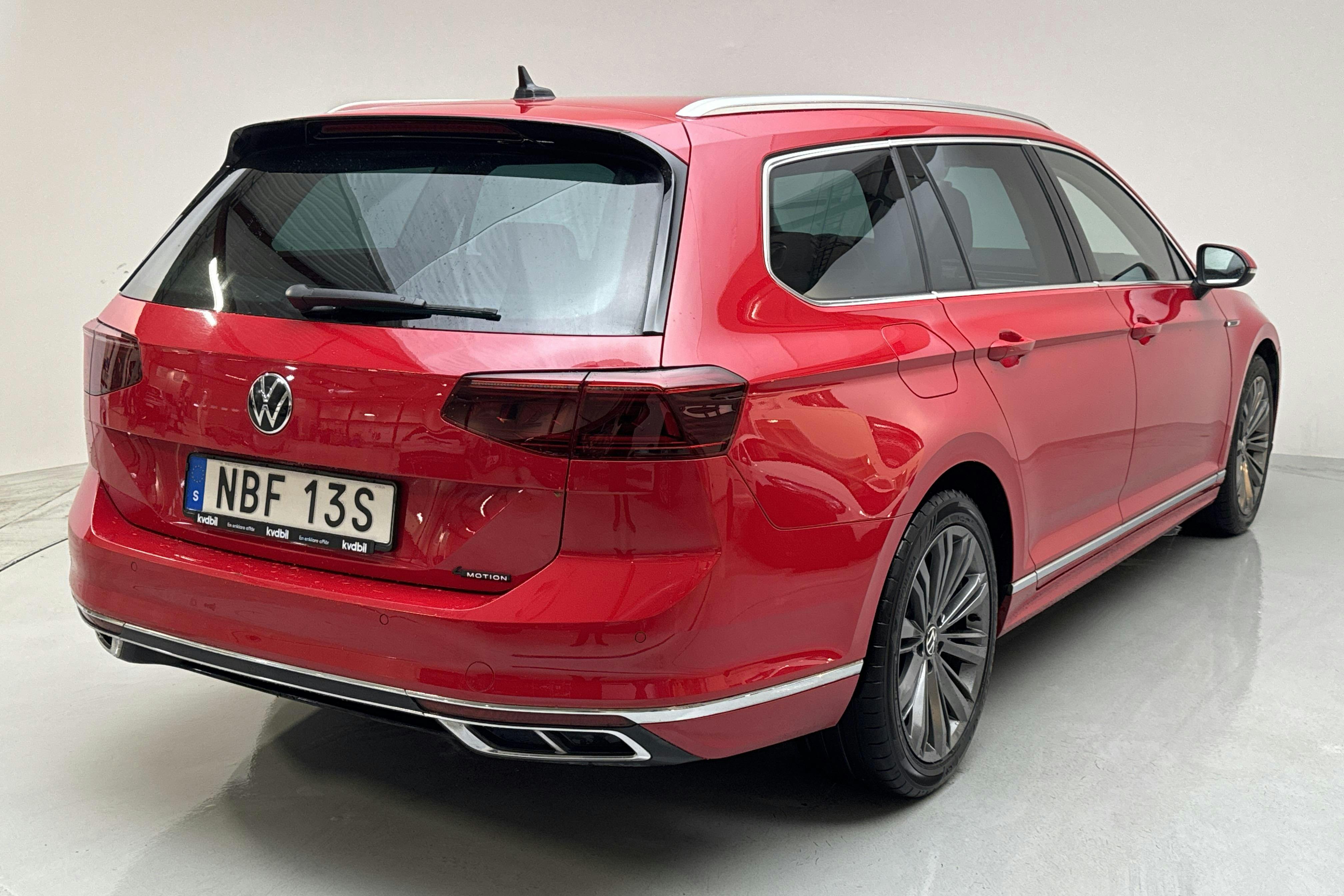 VW Passat 2.0 TDI Sportscombi 4Motion (200hk) - 20 578 mil - Automat - röd - 2021