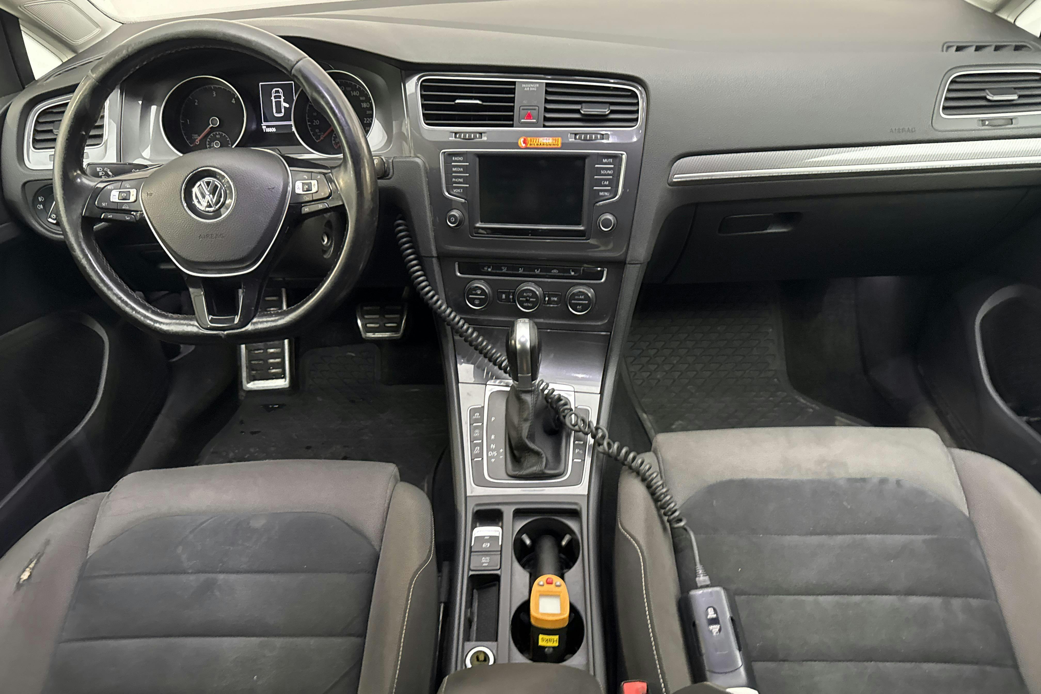 VW Golf Alltrack 2.0 TDI 4Motion (184hk) - 11 880 mil - Automat - vit - 2017