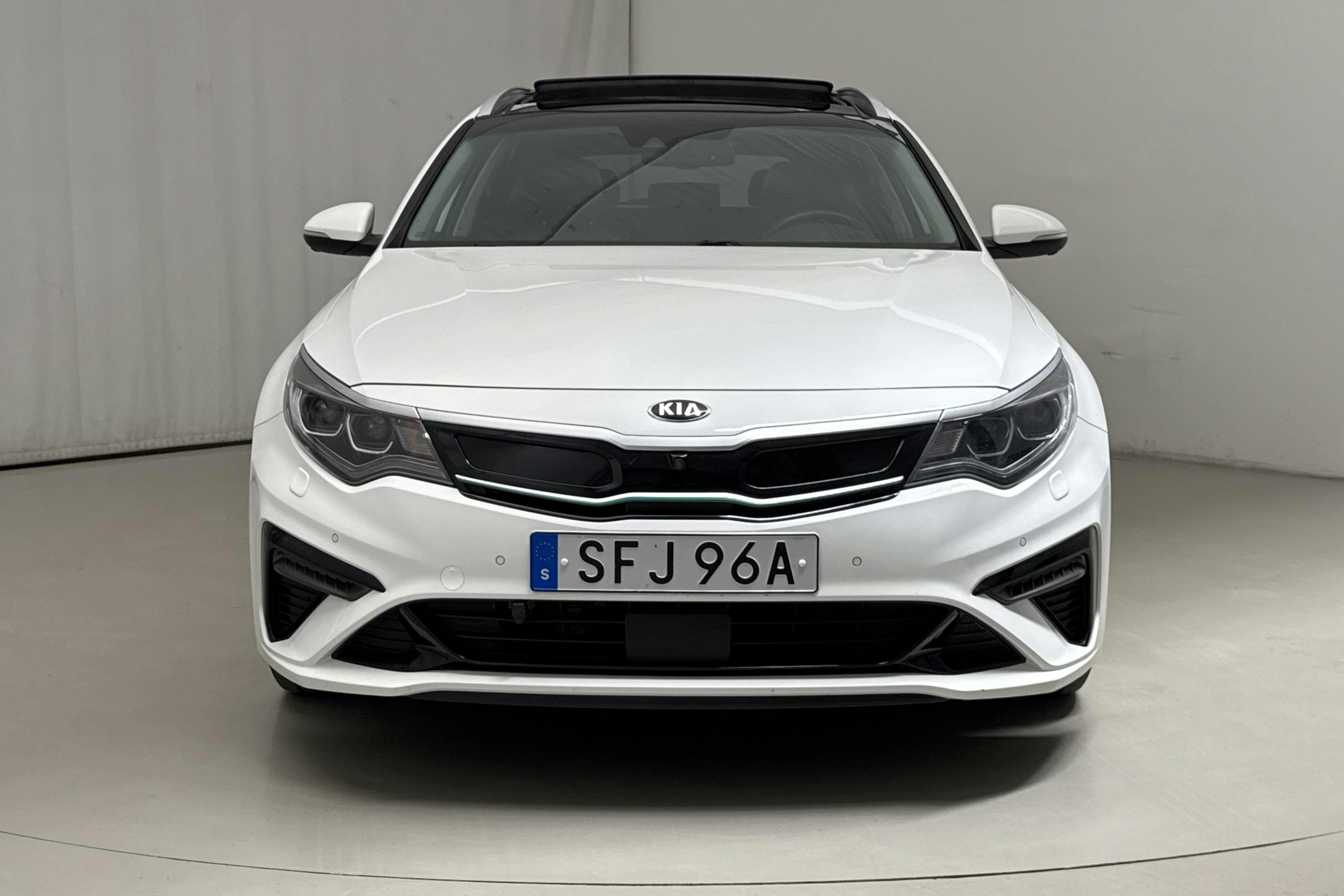 KIA Optima 2.0 GDi Plug-in Hybrid SW (205hk) - 134 570 km - Automatic - white - 2020