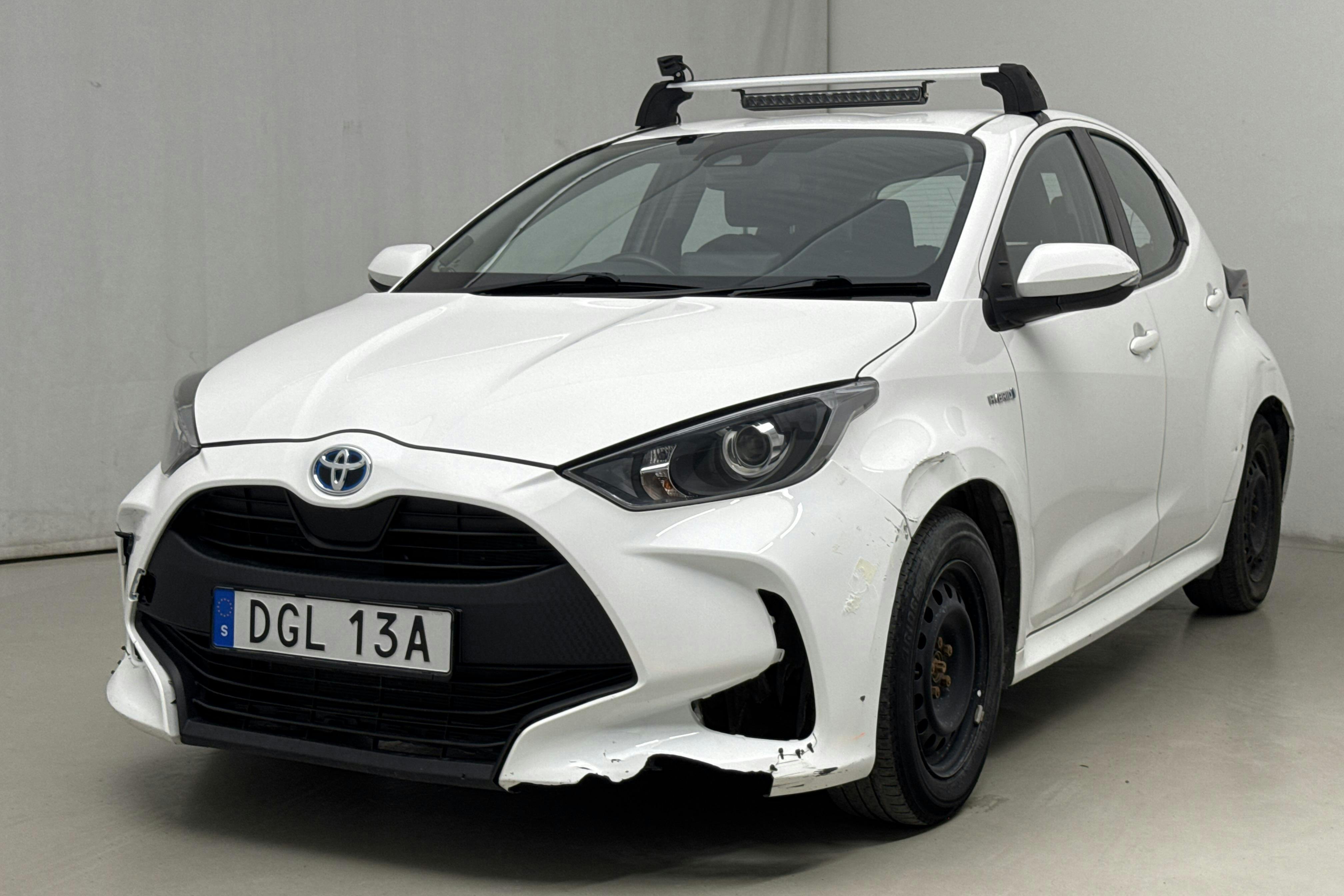 Presentation photo 1 of 16: Toyota Yaris 1.5 Hybrid 5dr (116hk) - 78 000 km - Automatic - white - 2021