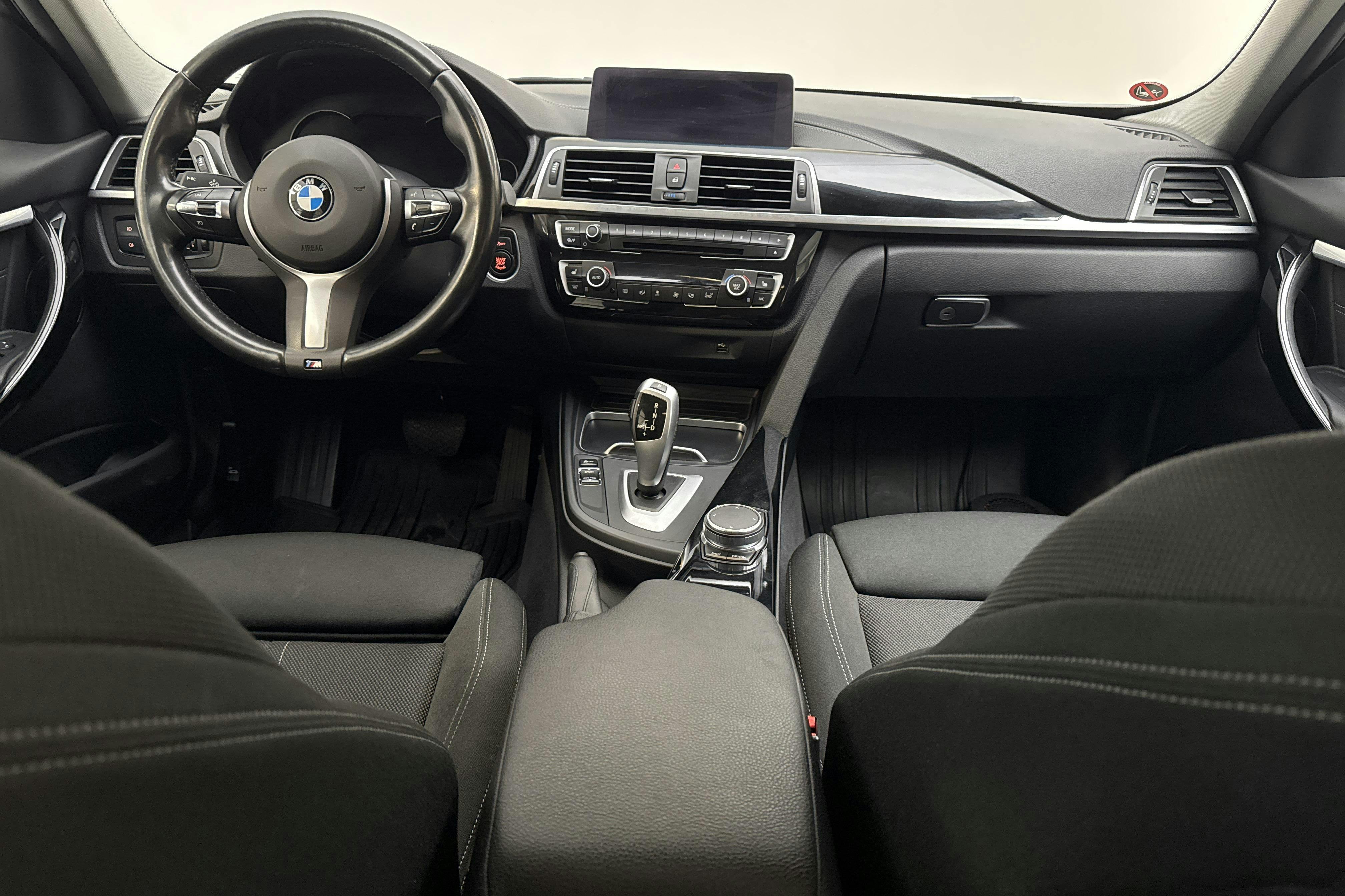 BMW 320d xDrive Touring, F31 (190hk) - 43 540 km - Automatic - white - 2019
