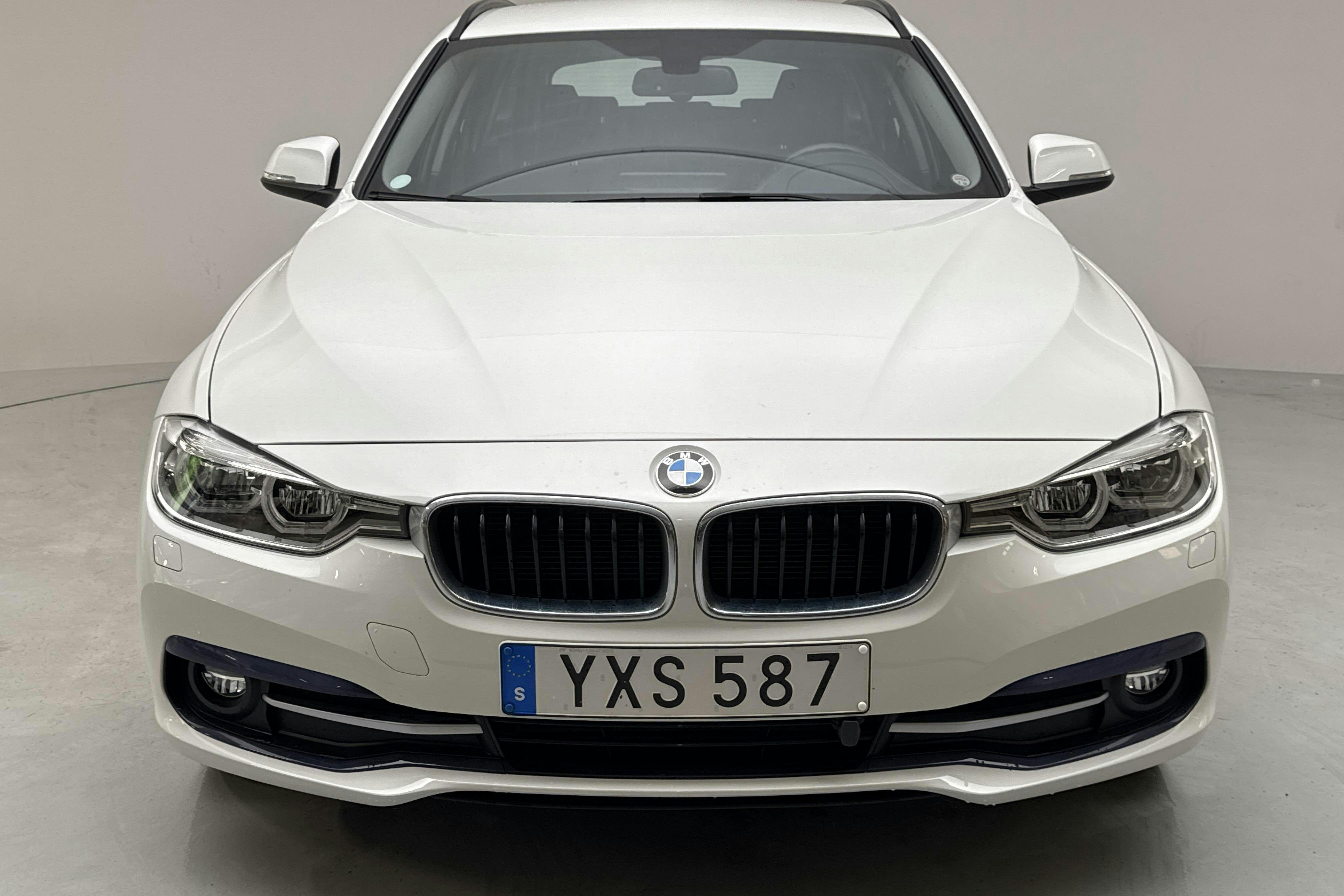 BMW 320d xDrive Touring, F31 (190hk) - 43 540 km - Automatic - white - 2019