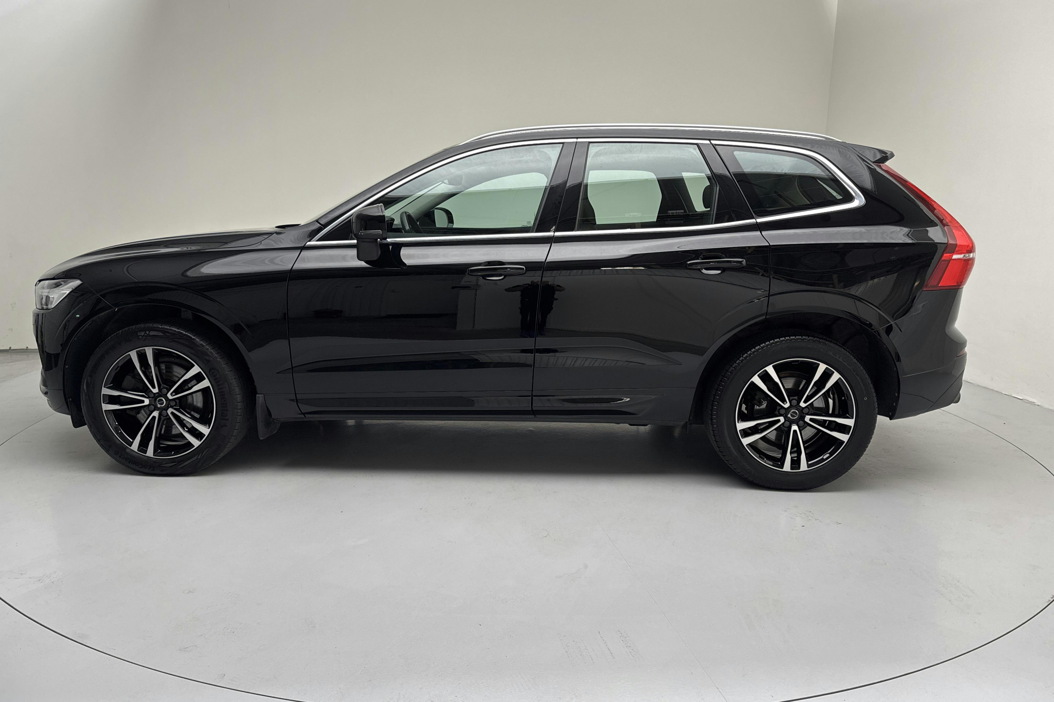 Presentation photo 2 of 12: Volvo XC60 B5 2WD Mildhybrid, Bensin (250hk) - 113 330 km - Automatic - black - 2020