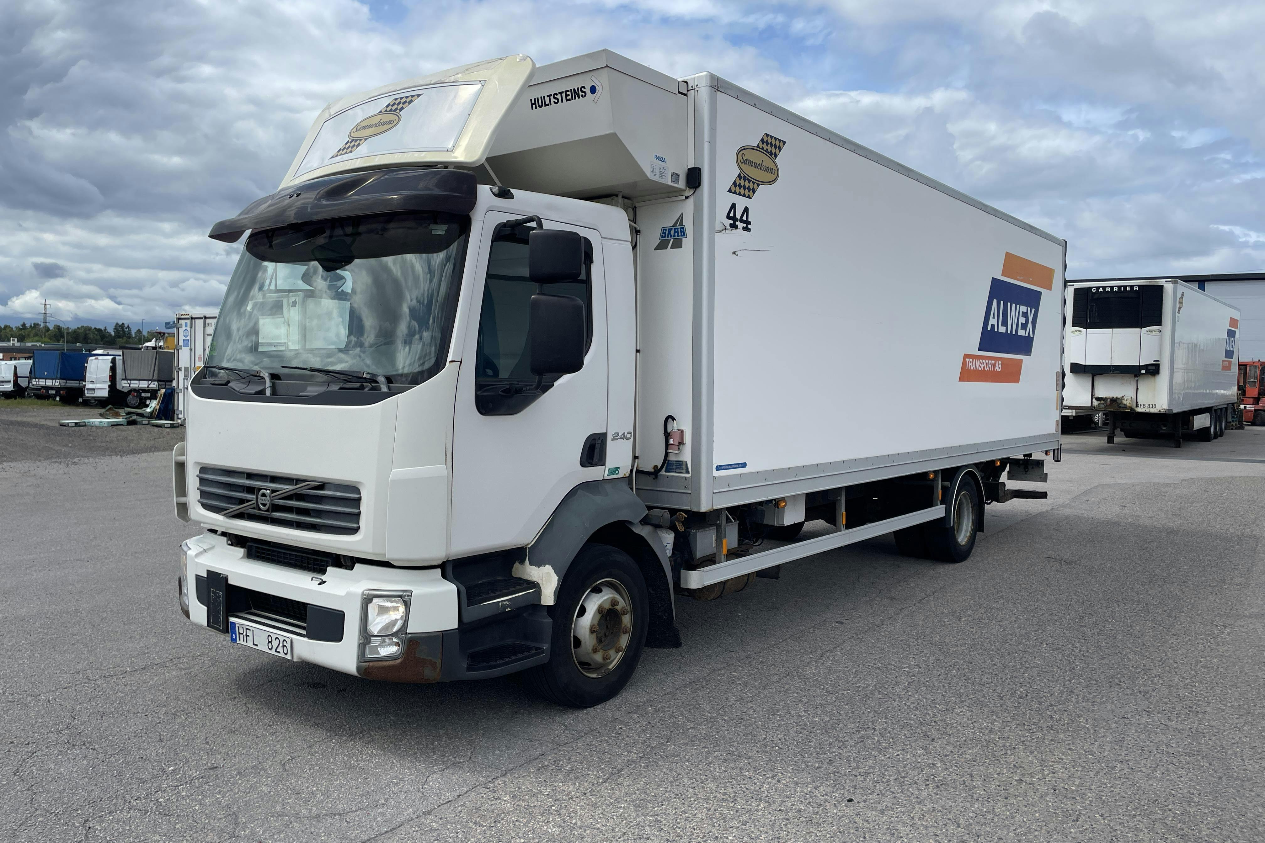 VOLVO FL240 - 499 122 km - Automat - 2007