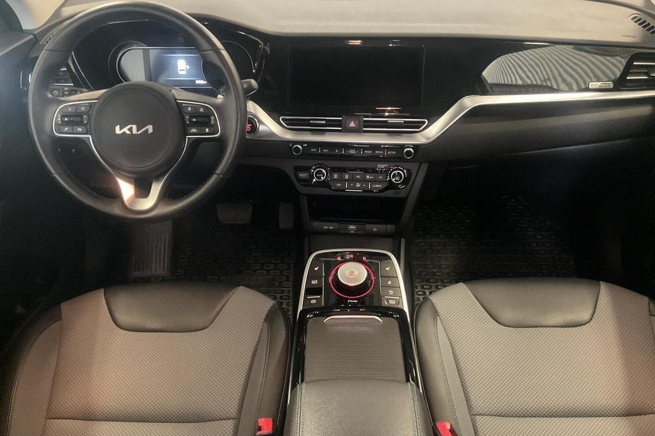 KIA e-Niro 64 kWh (204hk) - 2 470 mil - Automat - vit - 2022
