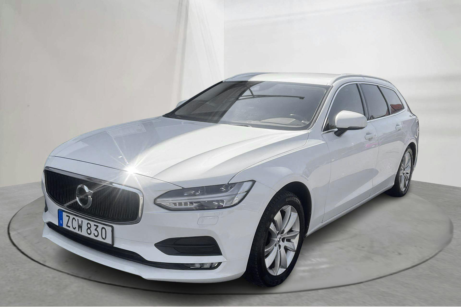 Volvo V90 D4 AWD (190hk) - 267 550 km - Automaatne - valge - 2018