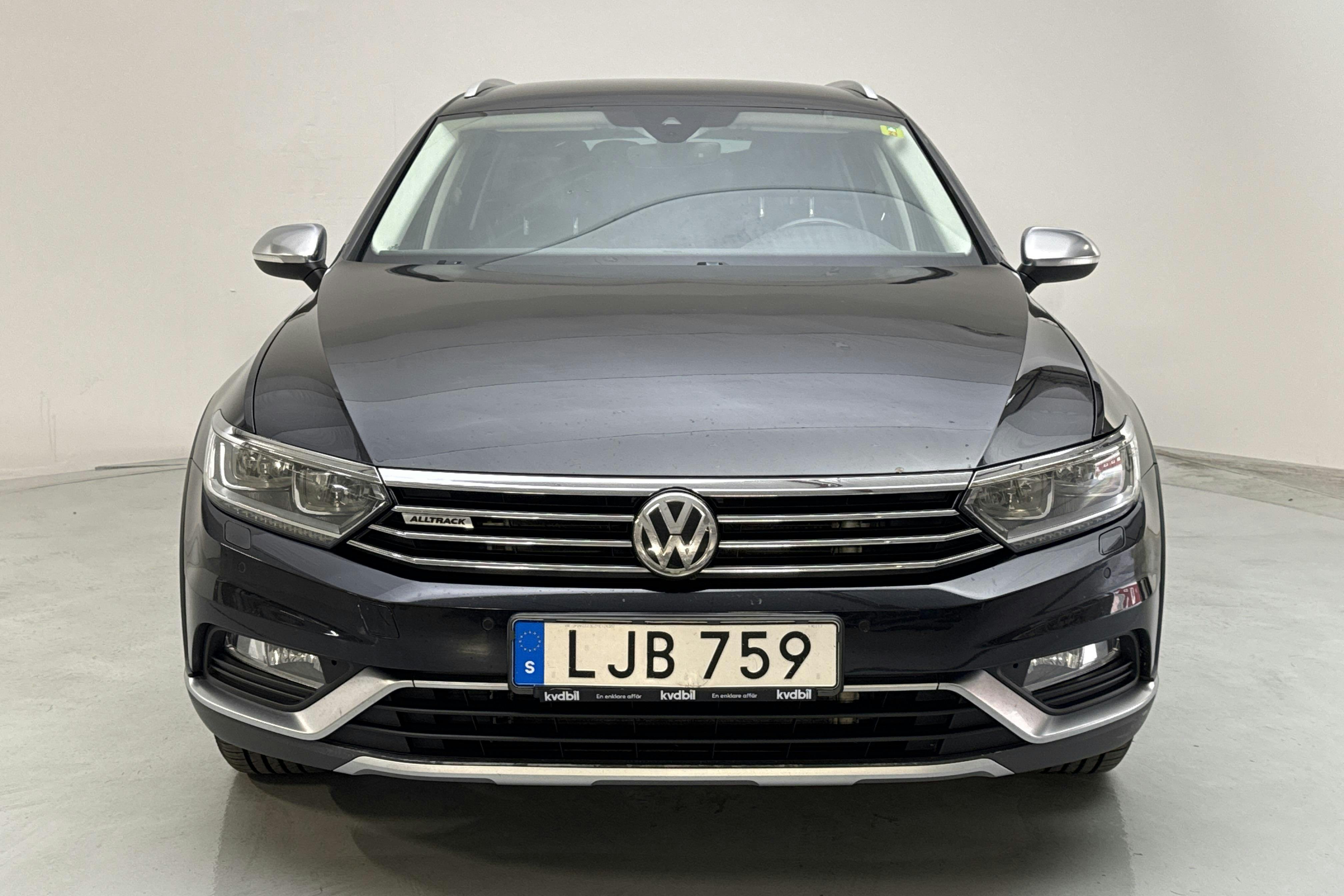Presentation photo 2 of 13: VW Passat Alltrack 2.0 TDI 4MOTION (190hk) - 202 760 km - Automatic - black - 2017