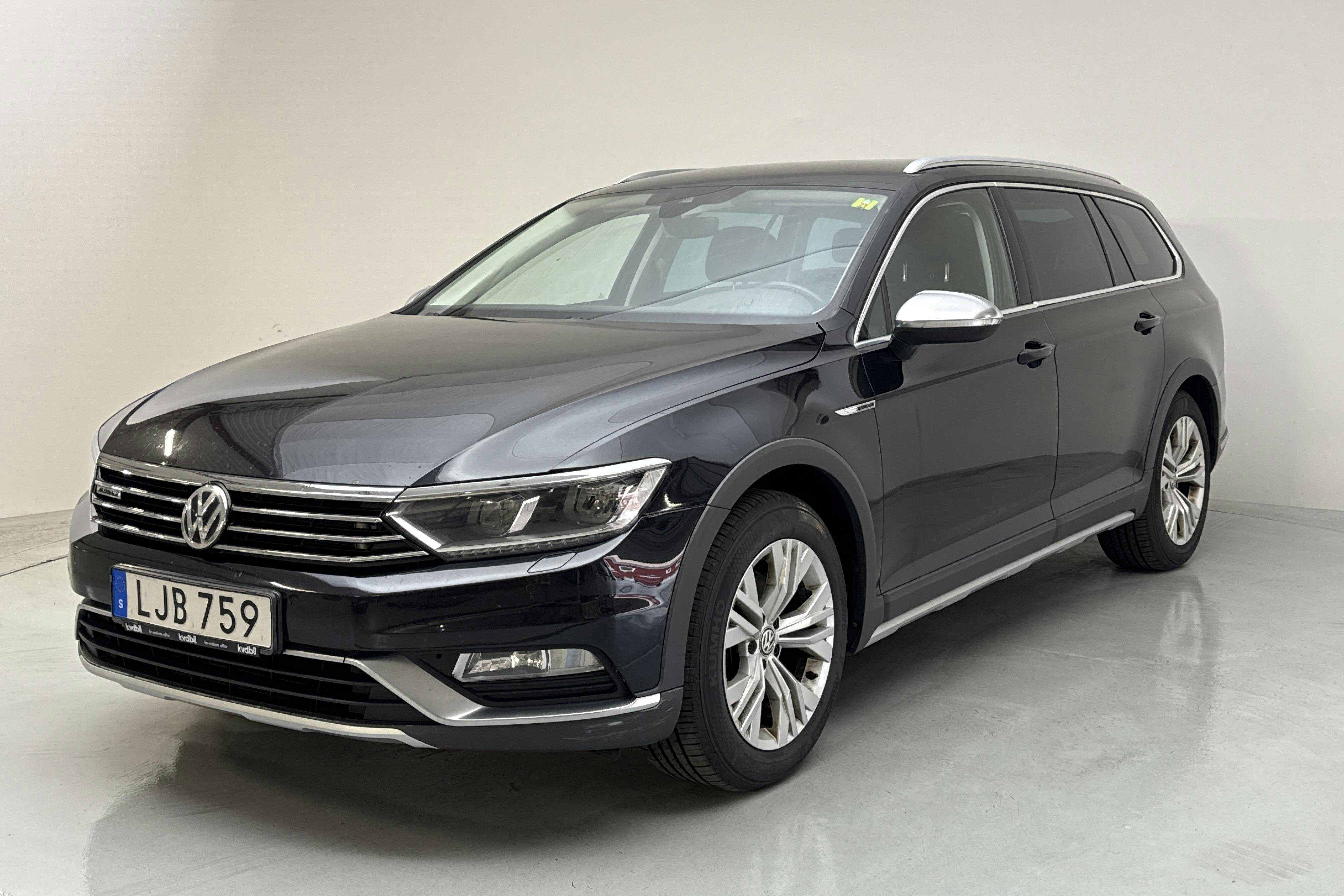 Presentation photo 1 of 13: VW Passat Alltrack 2.0 TDI 4MOTION (190hk) - 202 760 km - Automatic - black - 2017