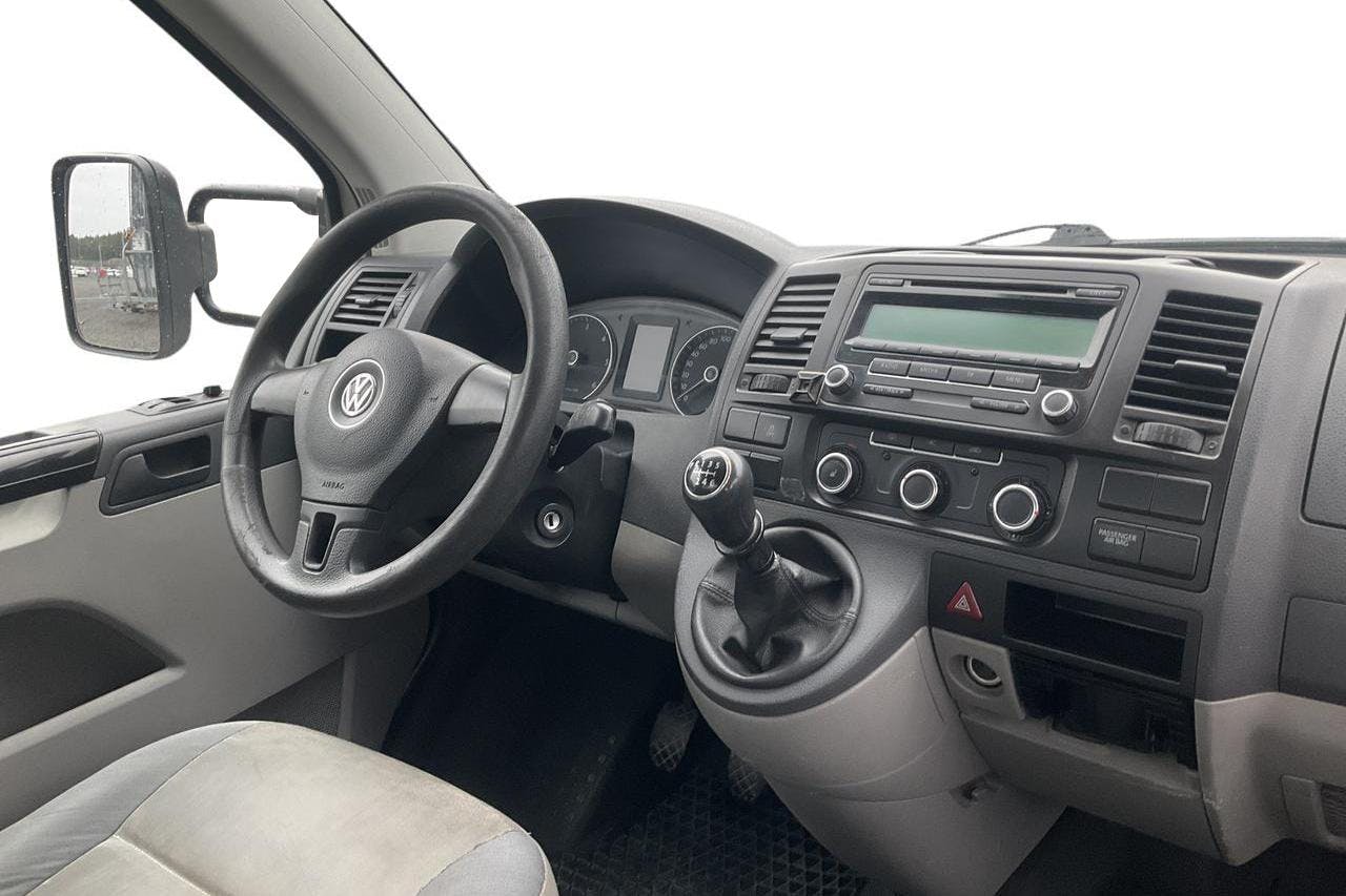 VW Transporter T5 2.0 TDI Pickup 4MOTION (140hk) - 160 740 km - Käsitsi - valge - 2011