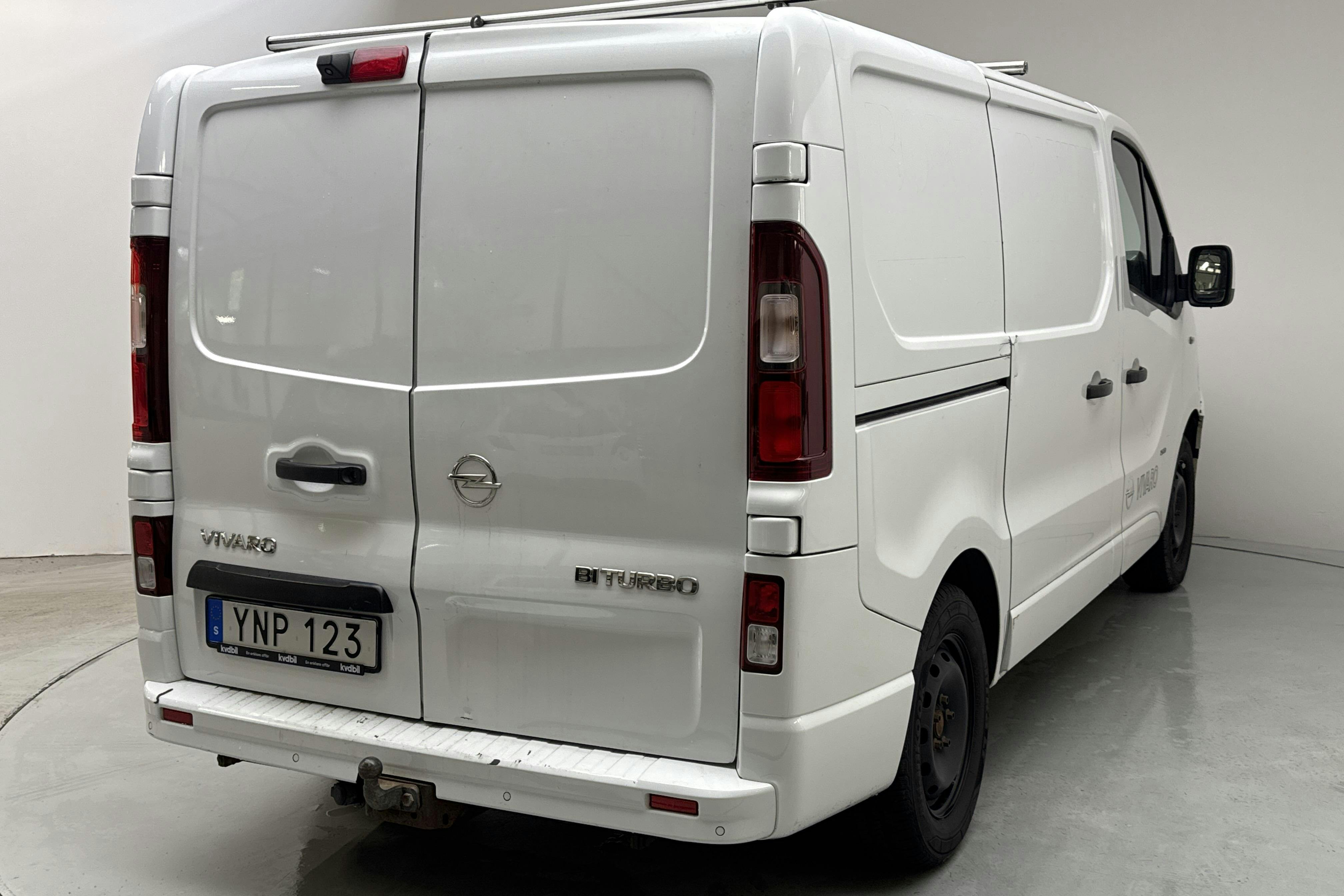 Opel Vivaro 1.6 BITURBO (125hk) - 111 200 km - Käsitsi - valge - 2017