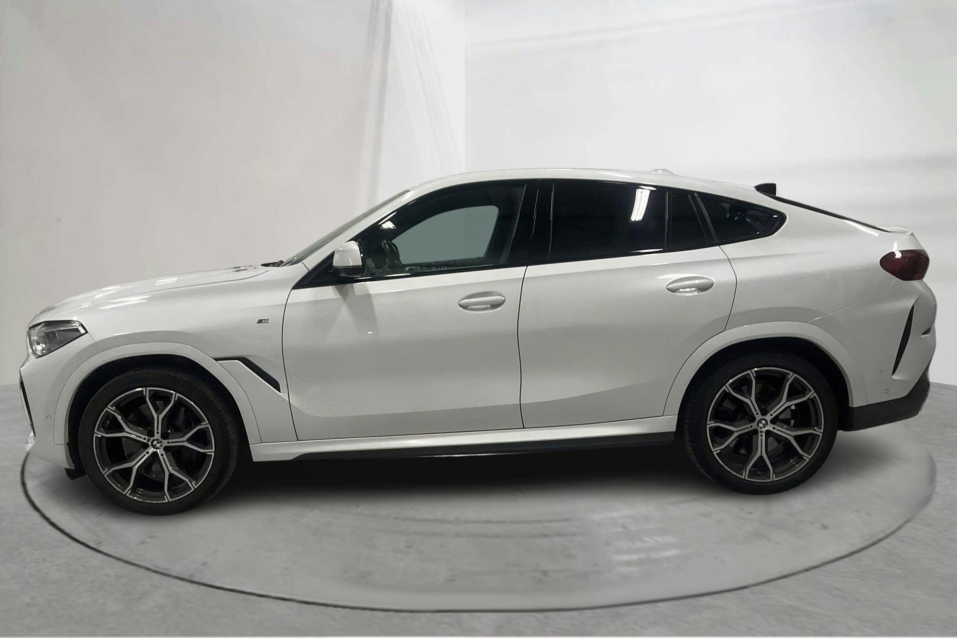 Esitlusfoto 2 aadressil 17: BMW X6 xDrive 40i, G06 (340hk) - 176 840 km - Automaatne - valge - 2020