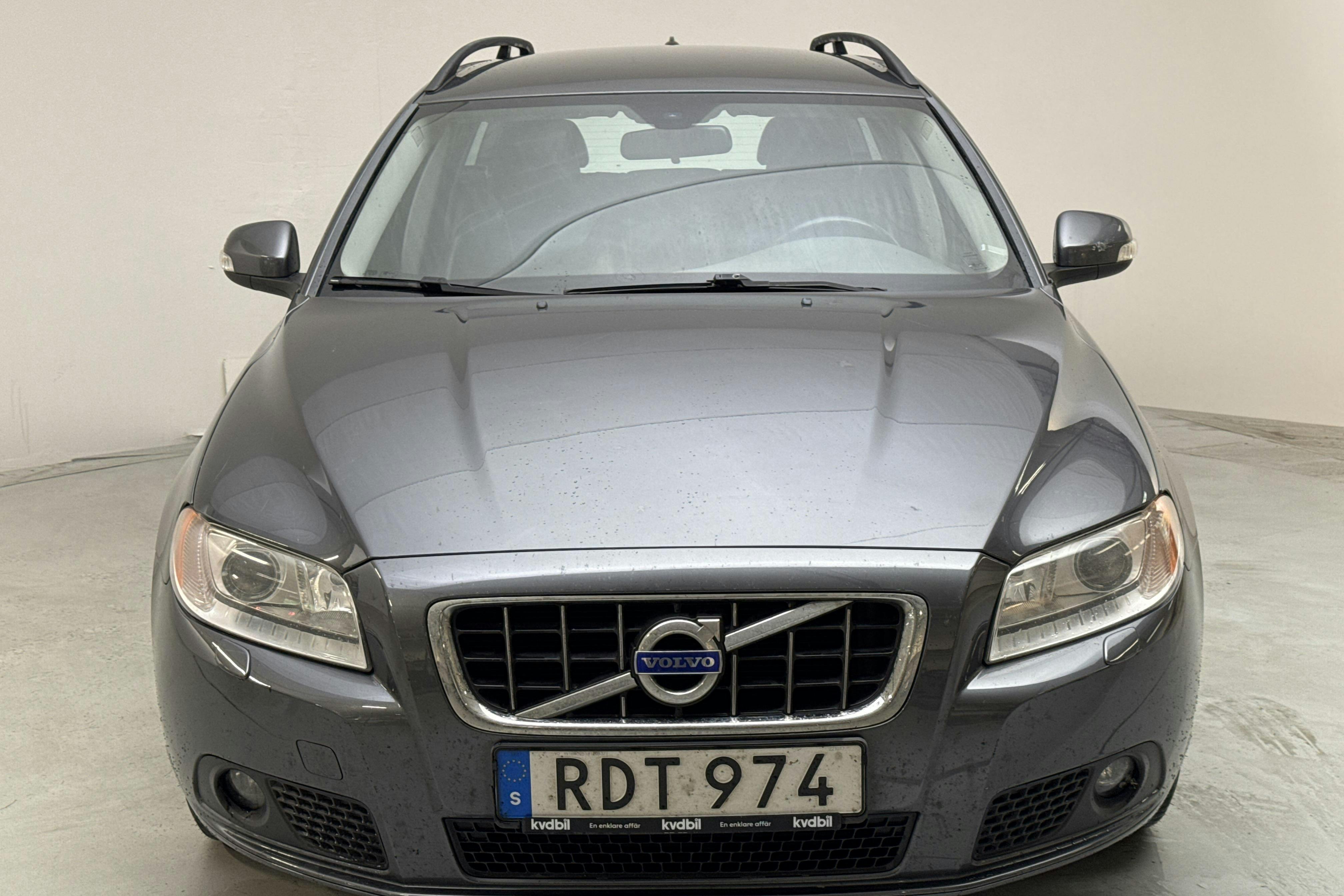 Volvo V70 II D3 (163hk) - 247 390 km - Manual - gray - 2011