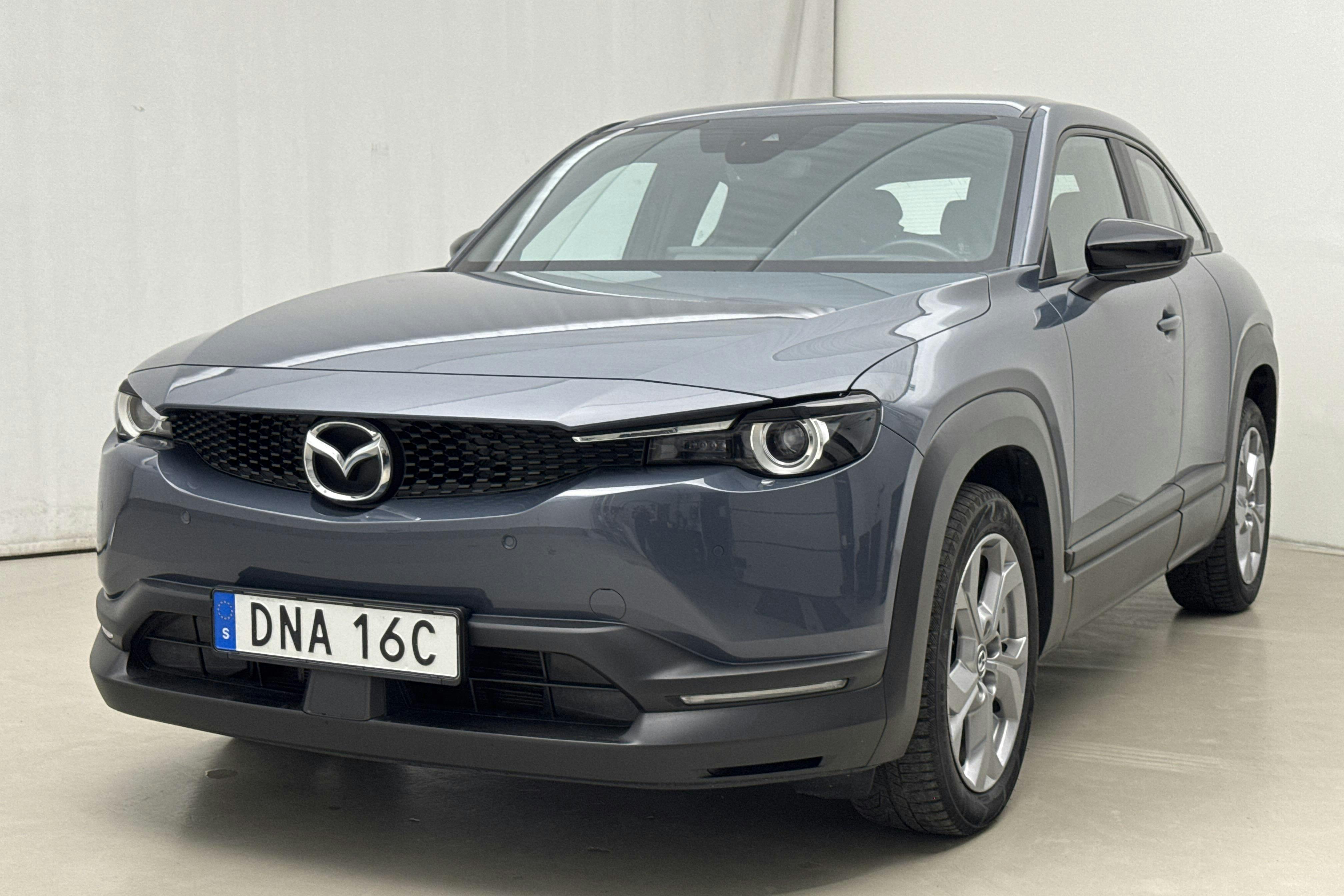 Presentationsfoto 1 av 19: Mazda MX-30 e-Skyactiv (145hk) - 4 138 mil - Automat - grå - 2021