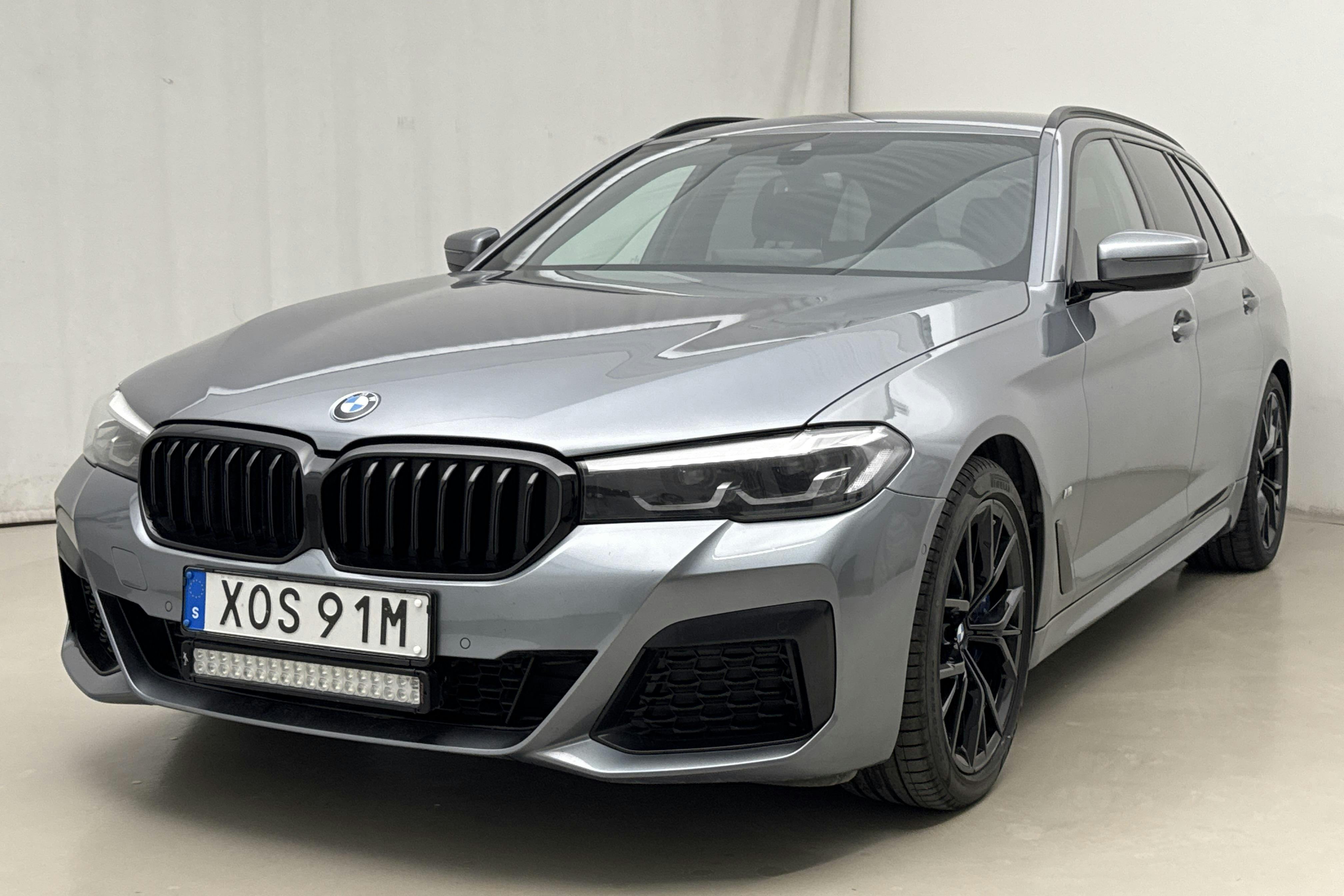 Presentation photo 1 of 21: BMW 520d xDrive Touring, G31 LCI (190hk+11hk) - 106 600 km - Automatic - blue - 2021