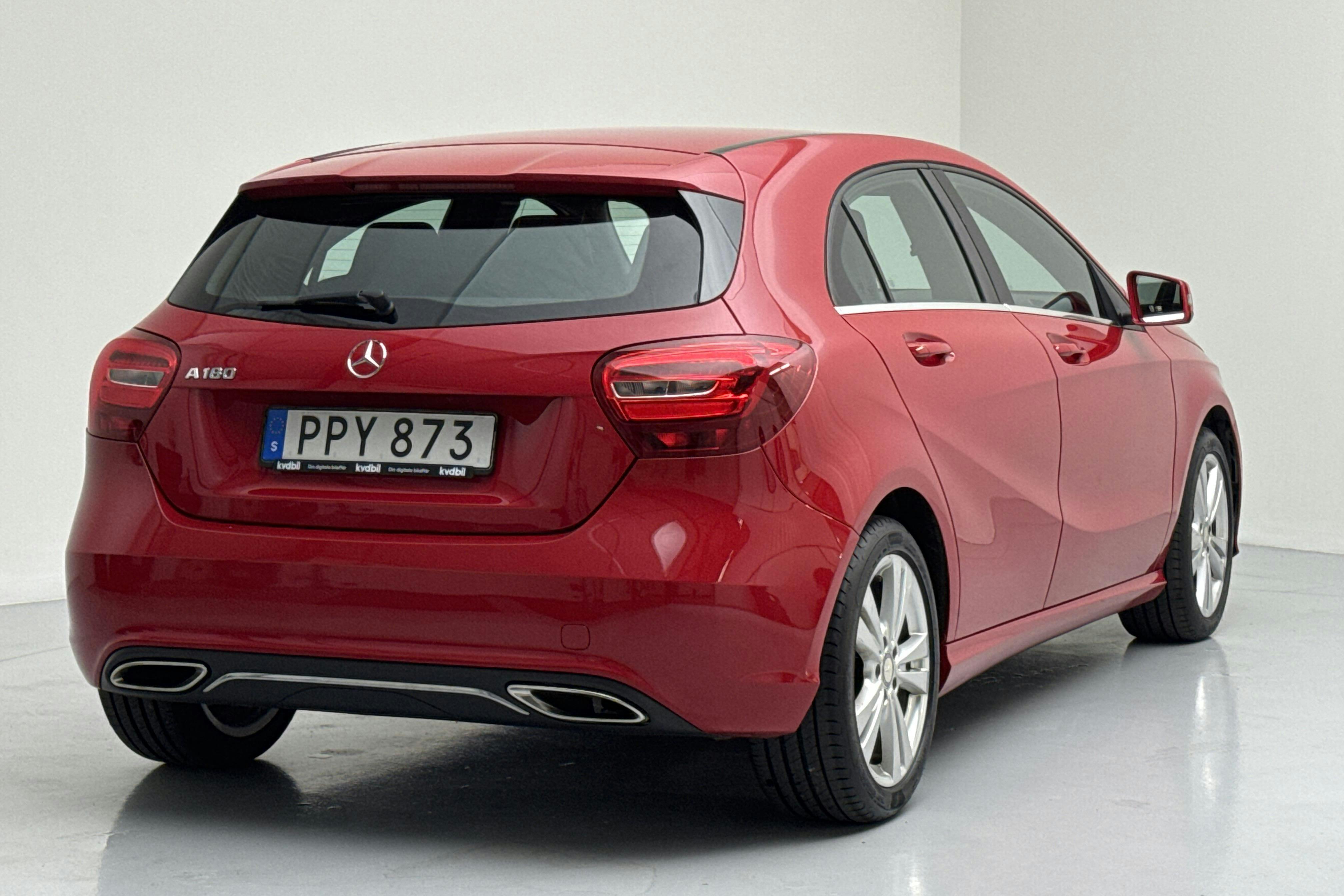 Mercedes A 180 5dr W176 (122hk) - 70 010 km - Manual - red - 2017
