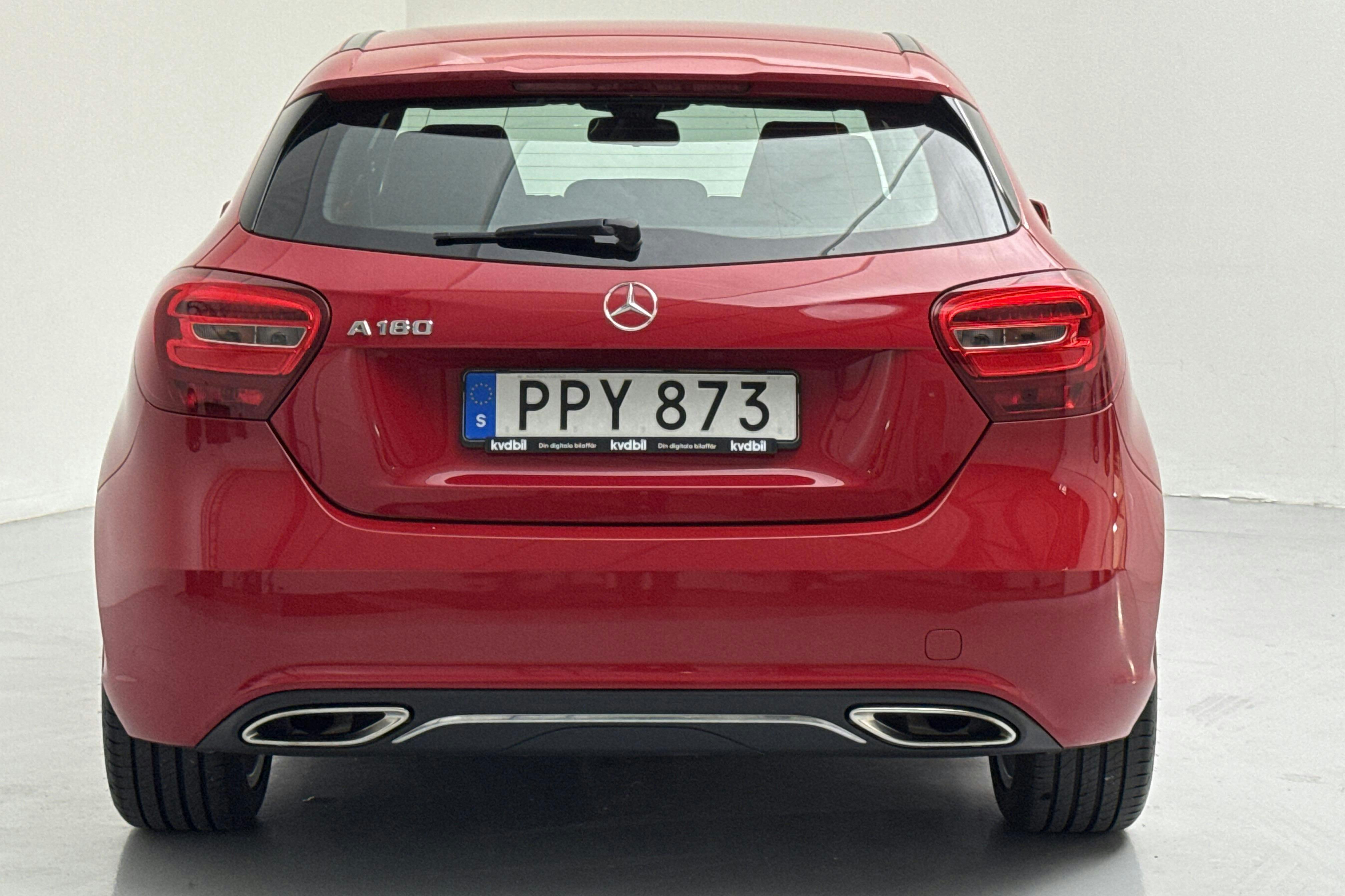 Mercedes A 180 5dr W176 (122hk) - 70 010 km - Manual - red - 2017