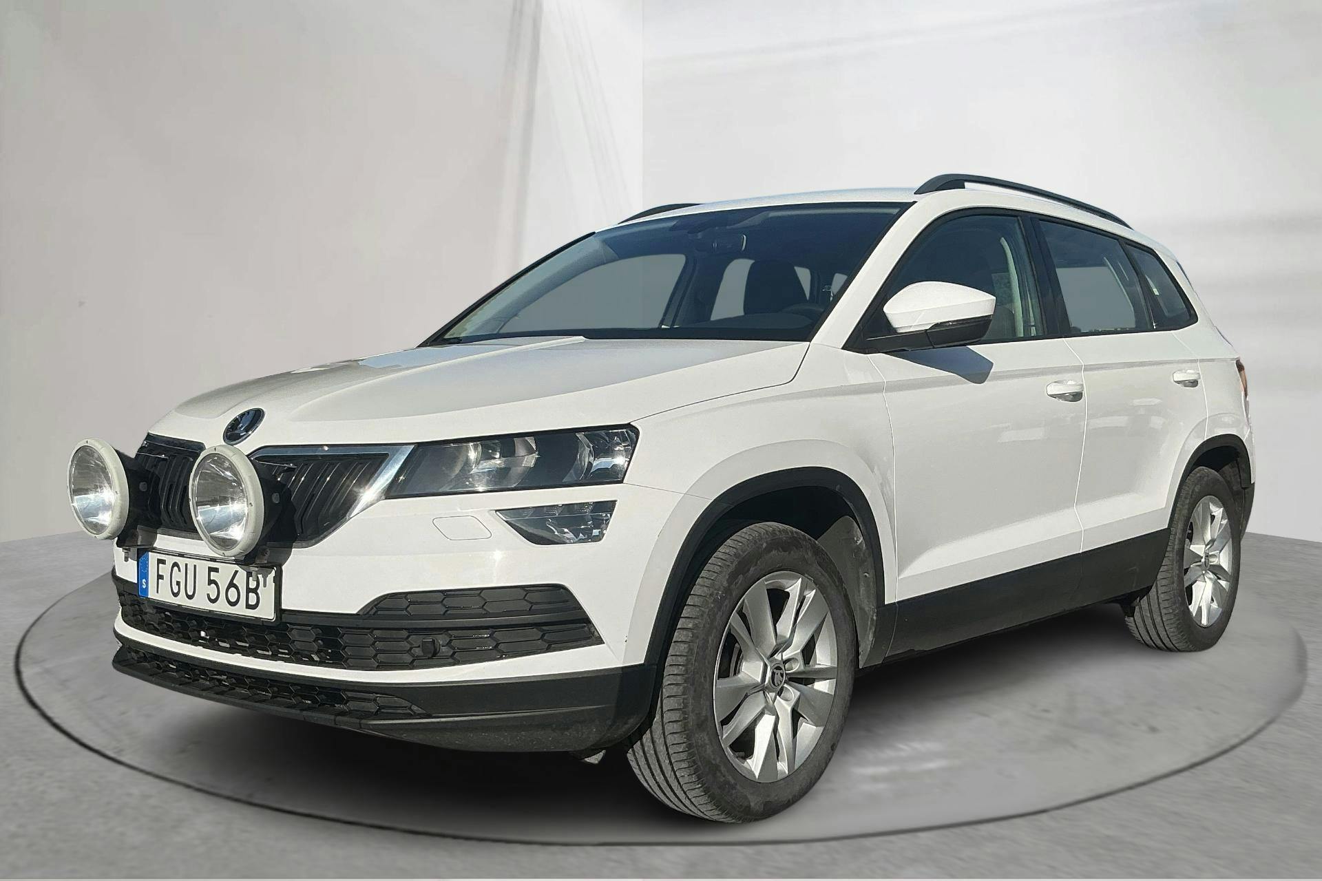 Presentationsfoto 1 av 15: Skoda Karoq 2.0 TDI 4X4 (150hk) - 13 441 mil - Automat - vit - 2020
